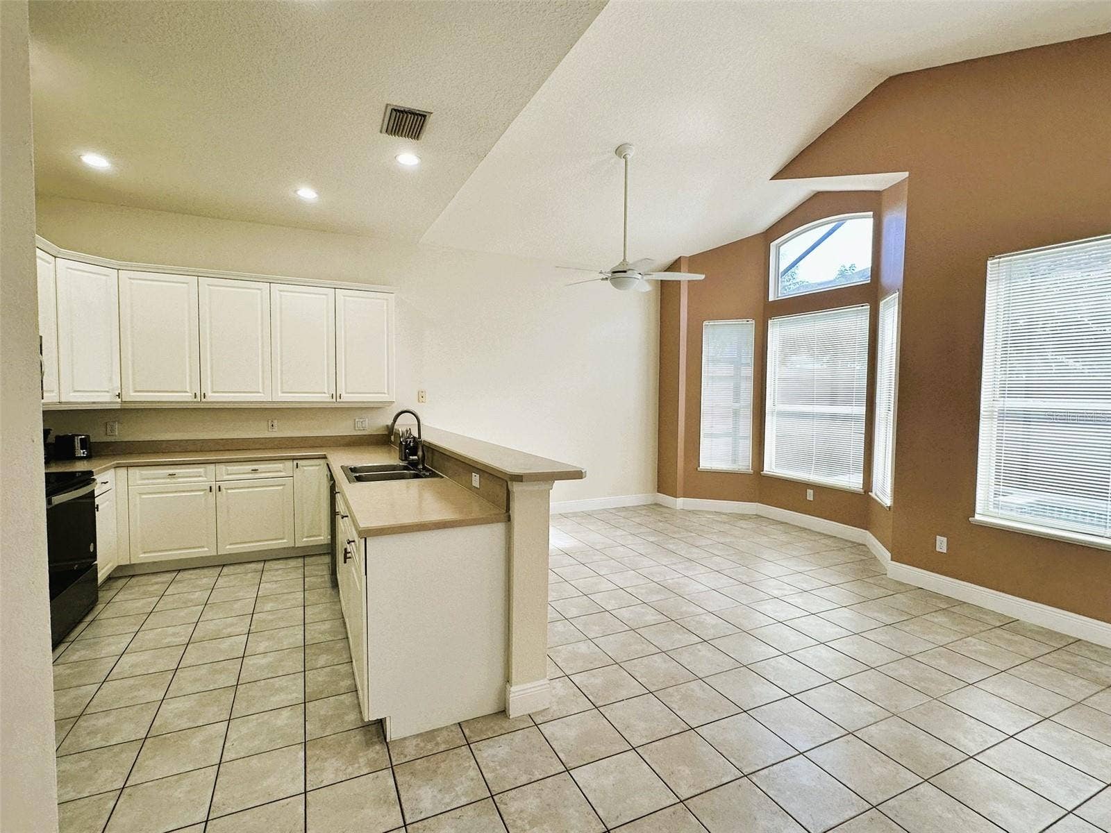 14342 TAMBOURINE DRIVE, Orlando, FL 32837 14342 TAMBOURINE DRIVE, Orlando, FL 32837