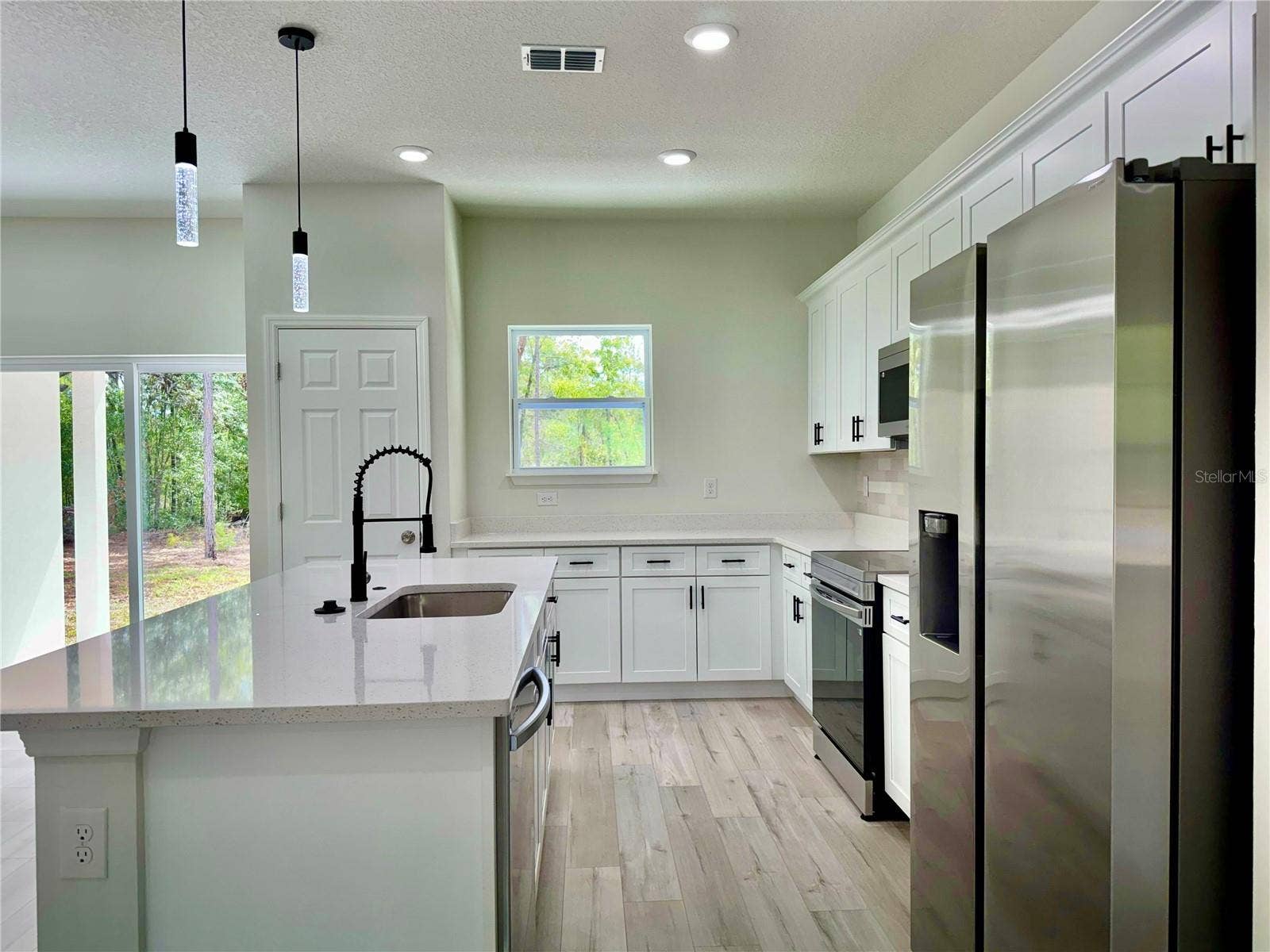 MODEL HOME