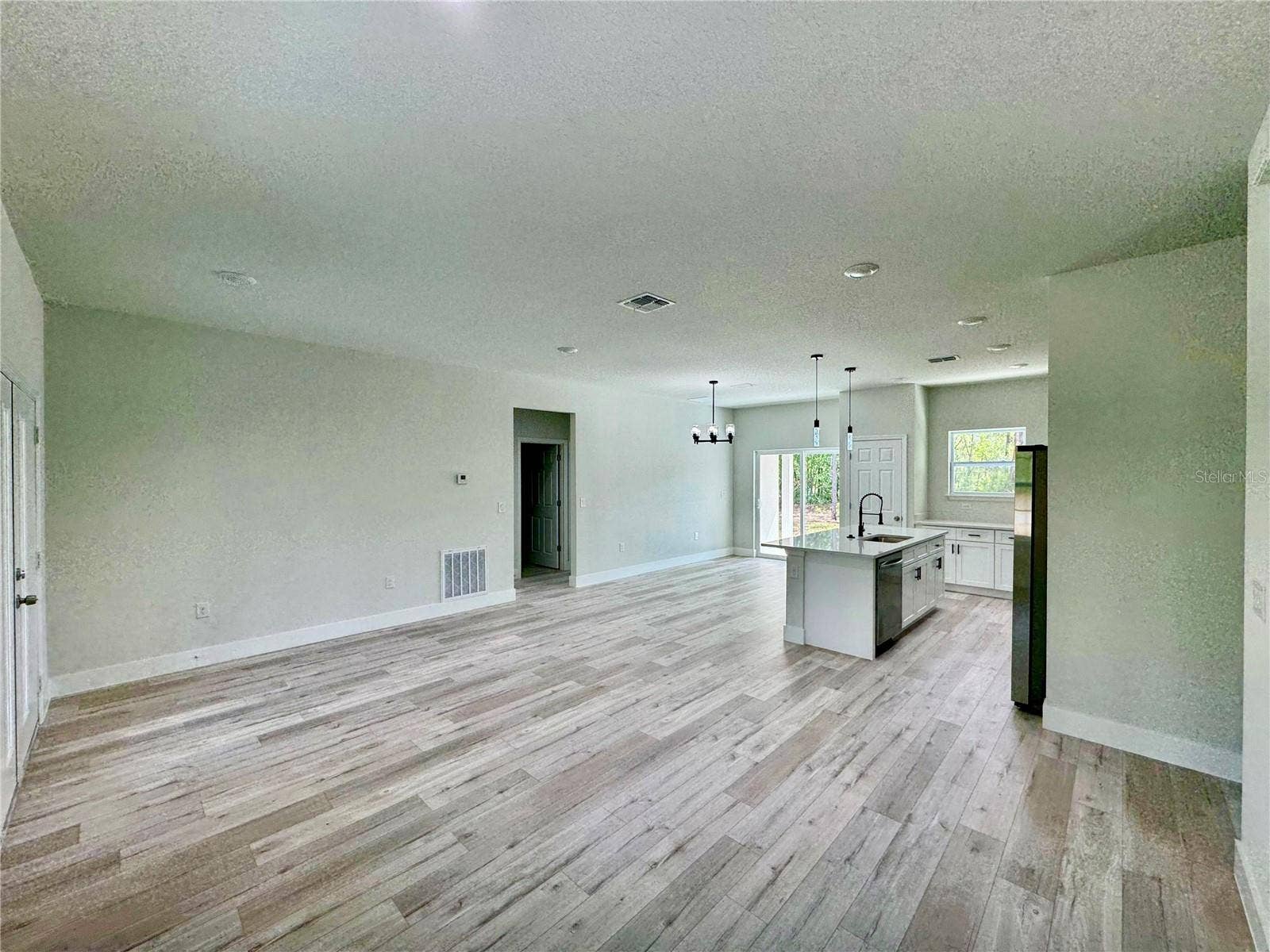 MODEL HOME
