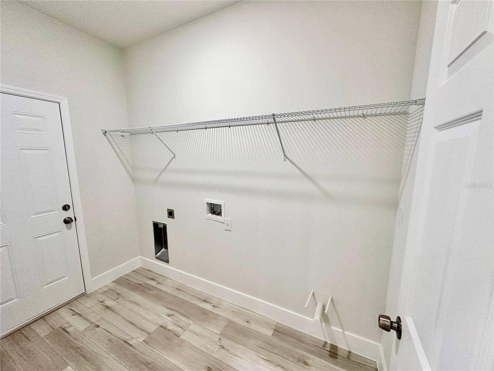 MODEL HOME