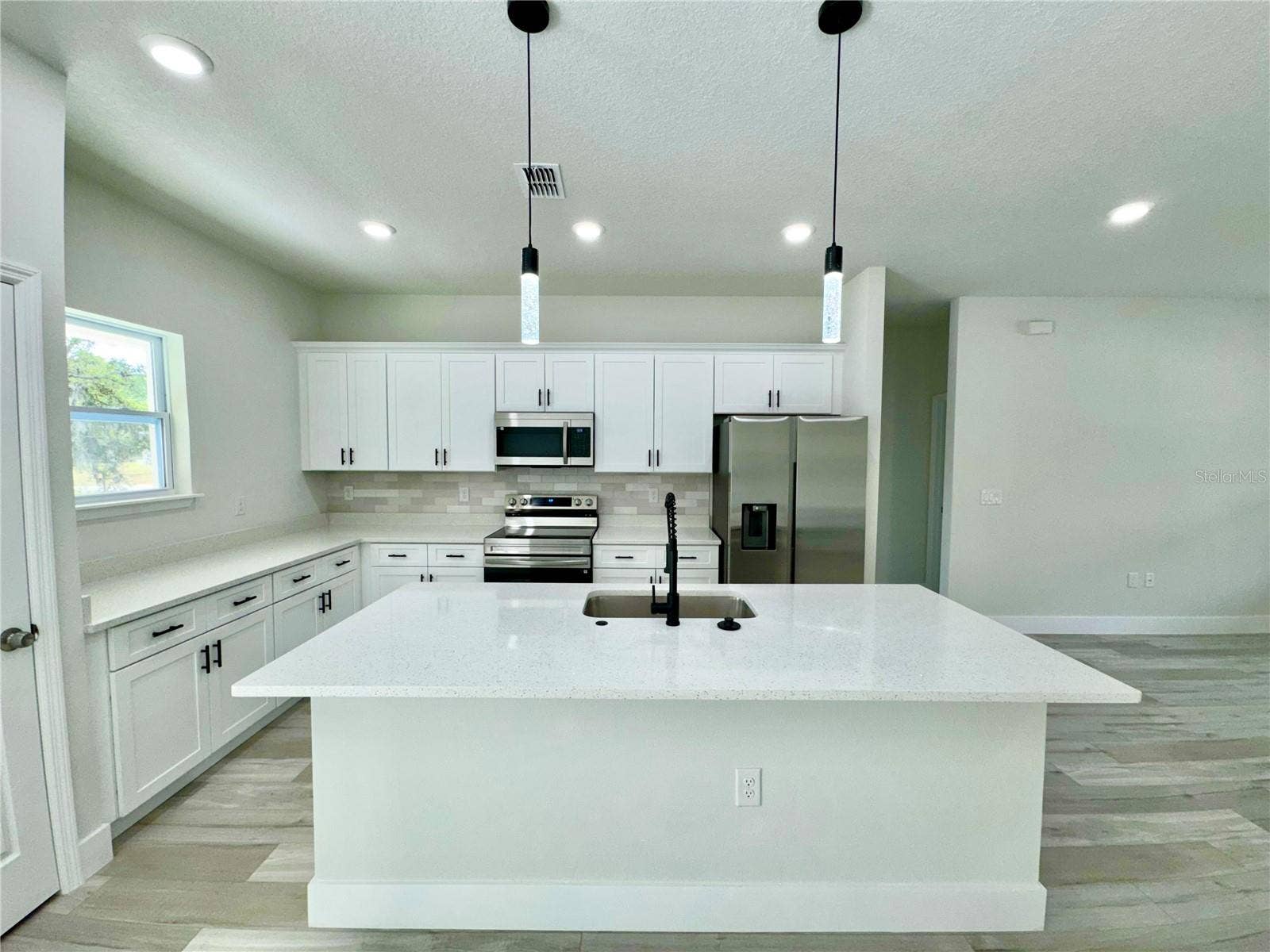 MODEL HOME