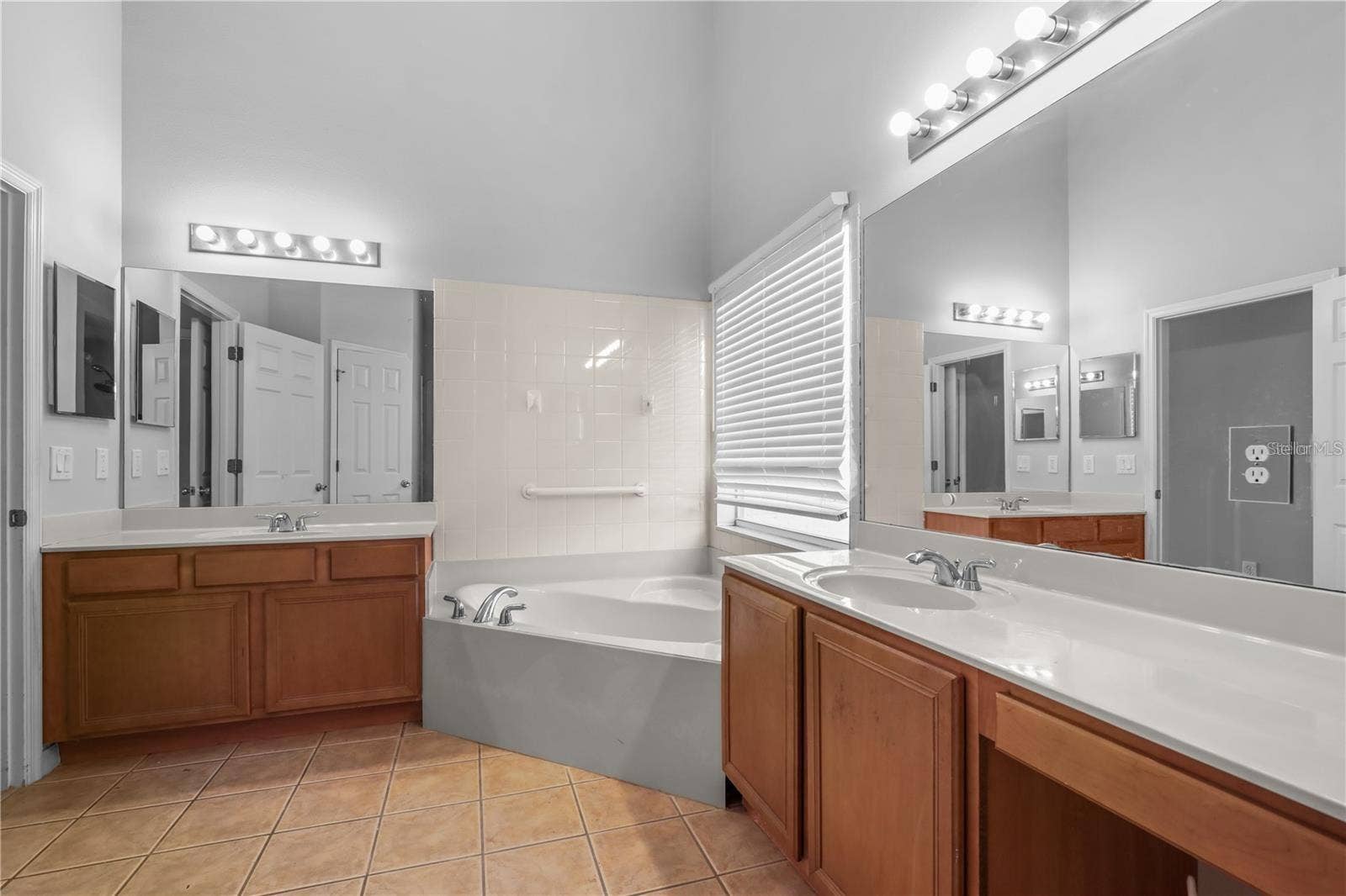 2264 VIEHMAN TRAIL, Kissimmee, FL 34746 2264 VIEHMAN TRAIL, Kissimmee, FL 34746