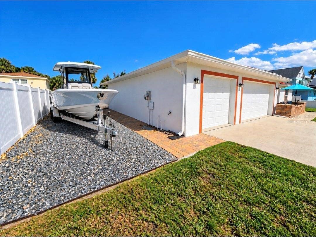 121 HARRISON ROAD, Daytona Beach, FL 32118 This photo has been virtually staged.
