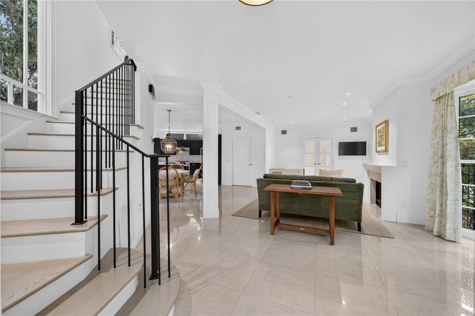 1500 HARRIS CIRCLE, Winter Park, FL 32789 Entryway overlooking living, dining and kitchen areas