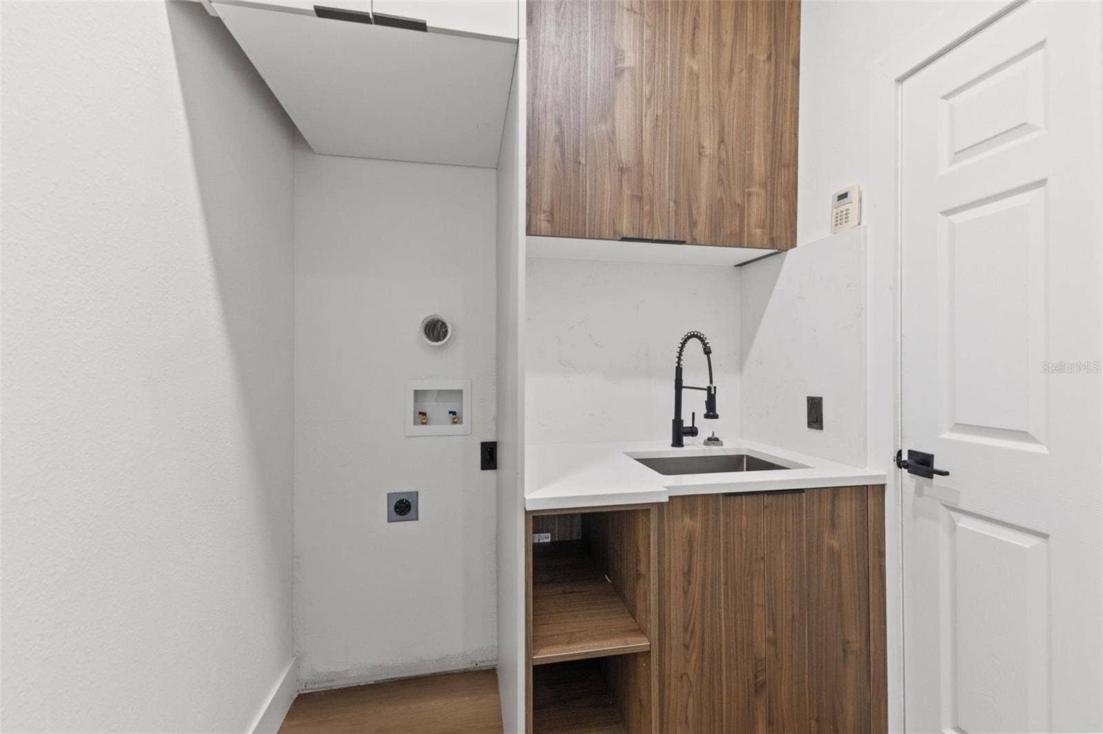 17206 TALENCE COURT, Tampa, FL 33647 Laundry Room