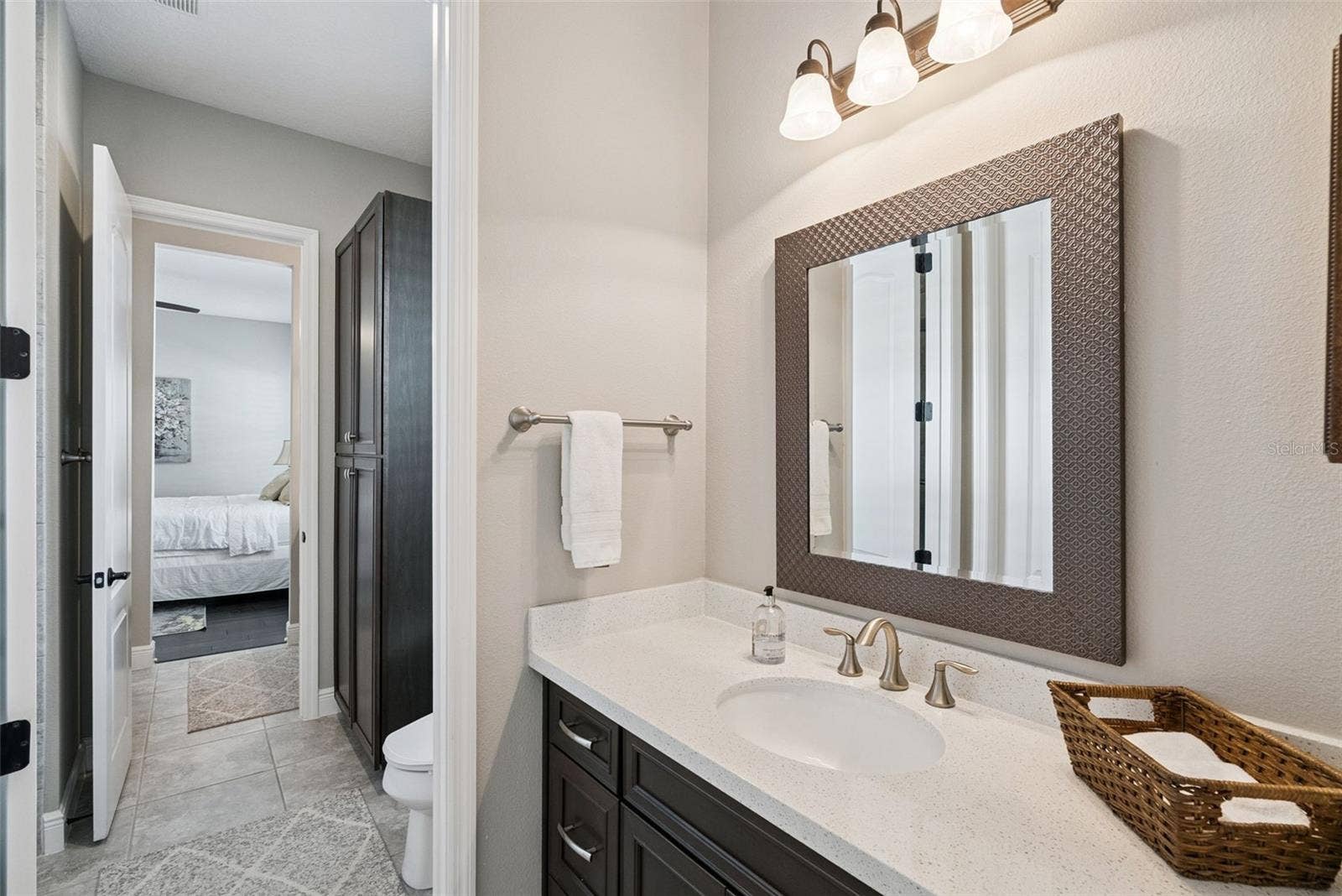 Bedroom 4 vanity