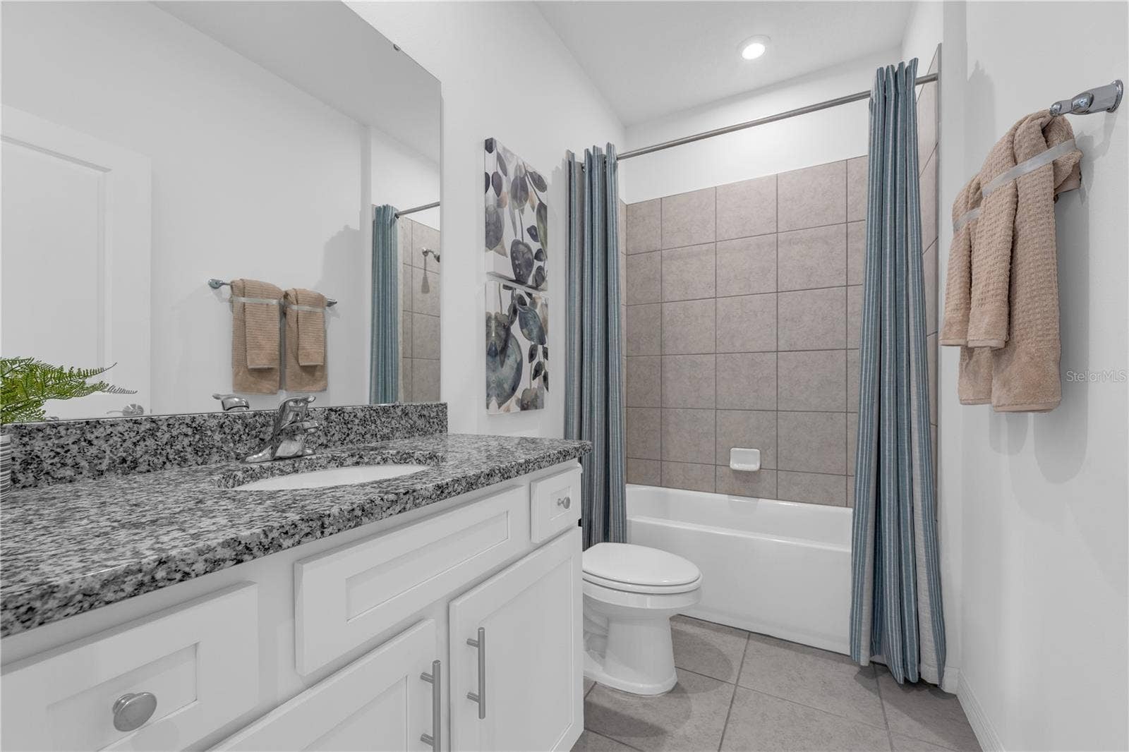 3936 PENTAS WAY, Tavares, FL 32778 3936 PENTAS WAY, Tavares, FL 32778
