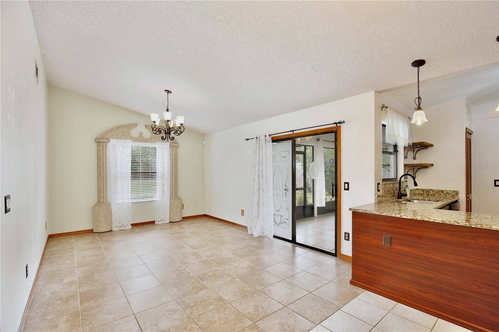 6833 WOODGRAIN COURT, Ocoee, FL 34761 Family Room