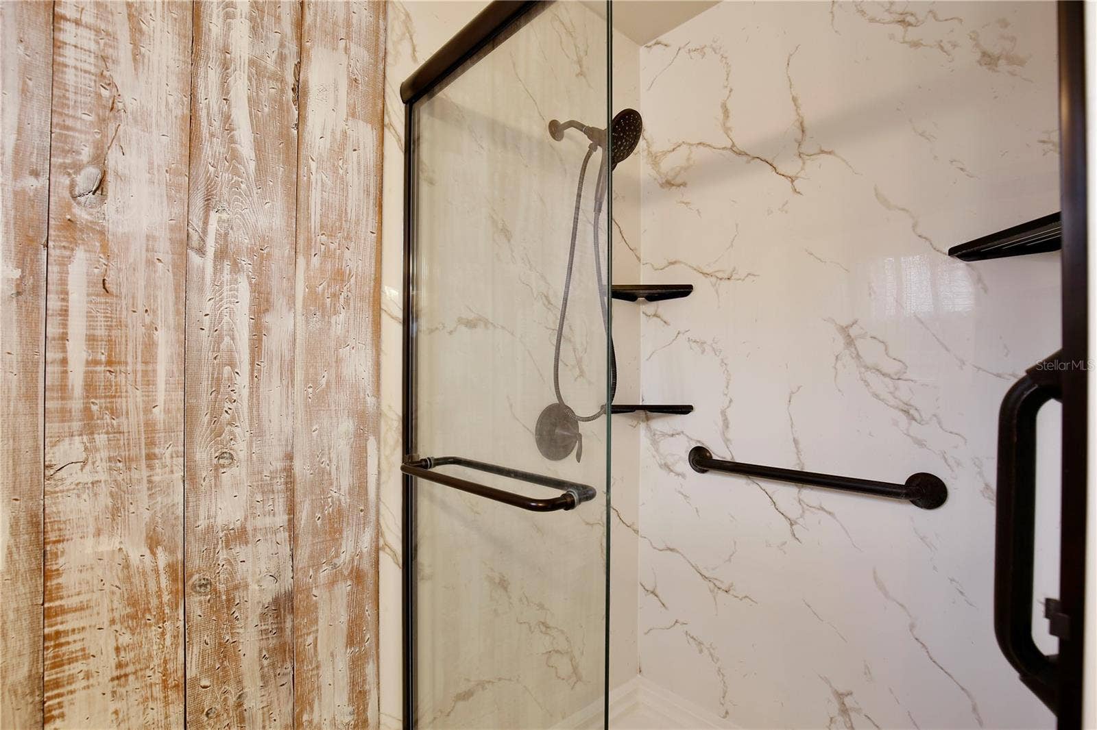 6833 WOODGRAIN COURT, Ocoee, FL 34761 Primary Bathroom Shower