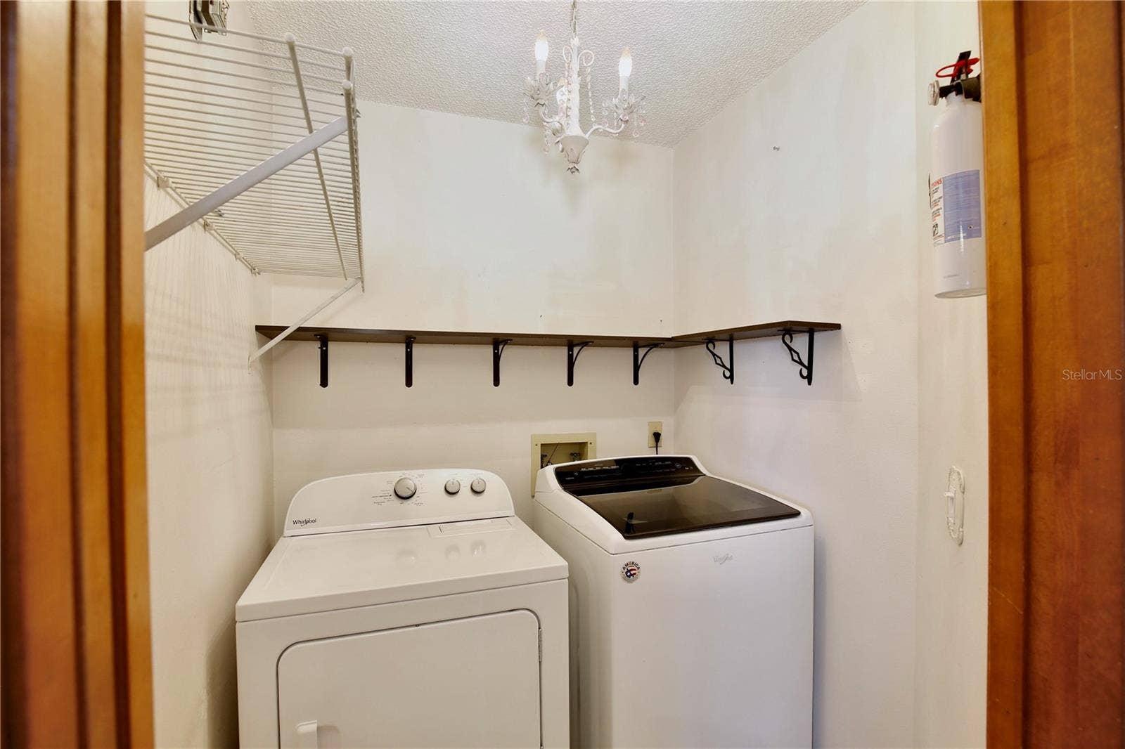 6833 WOODGRAIN COURT, Ocoee, FL 34761 Spacious inside laundry room