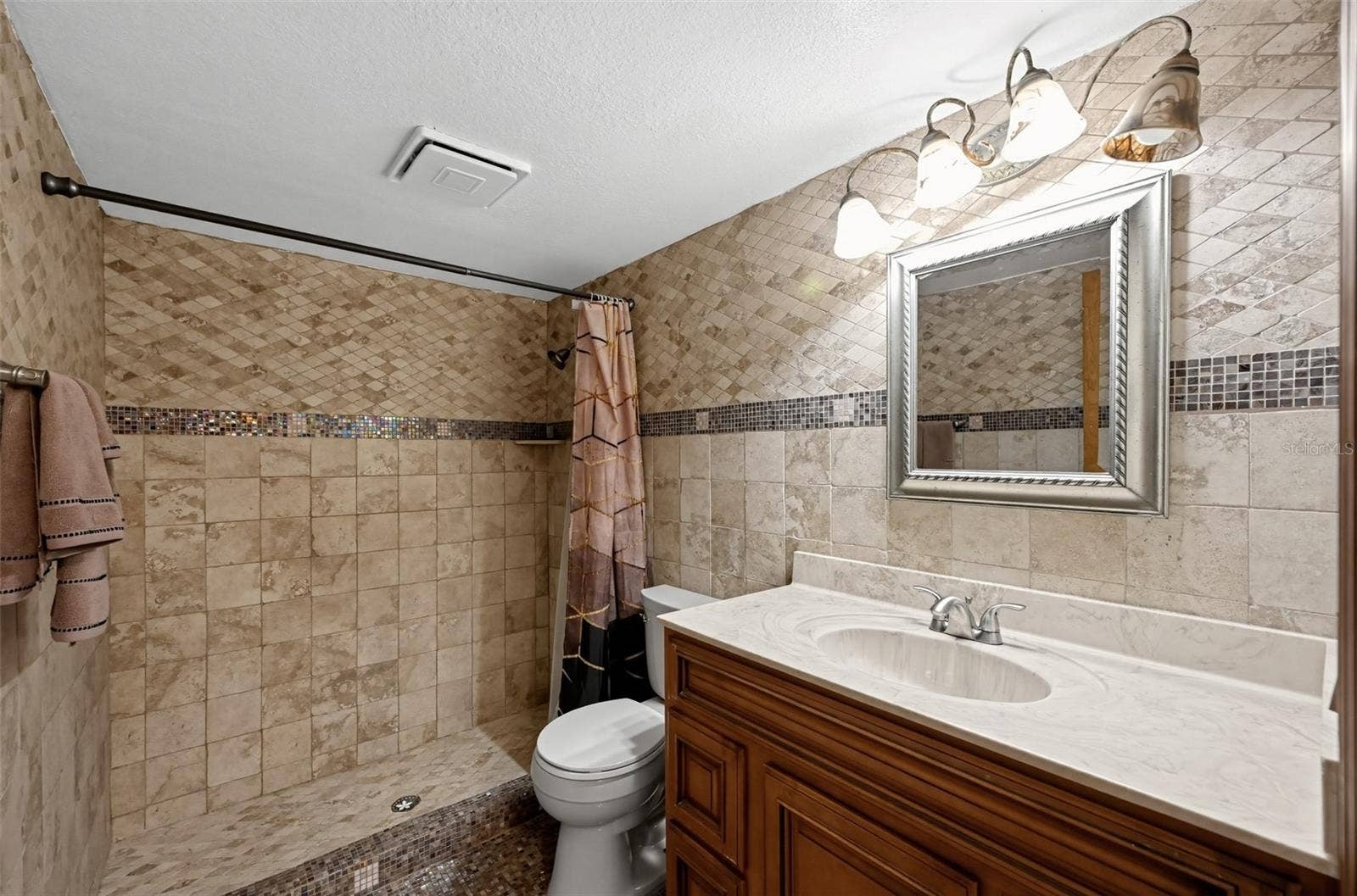 12304 CORONADO DRIVE, Spring Hill, FL 34609 Guess bath