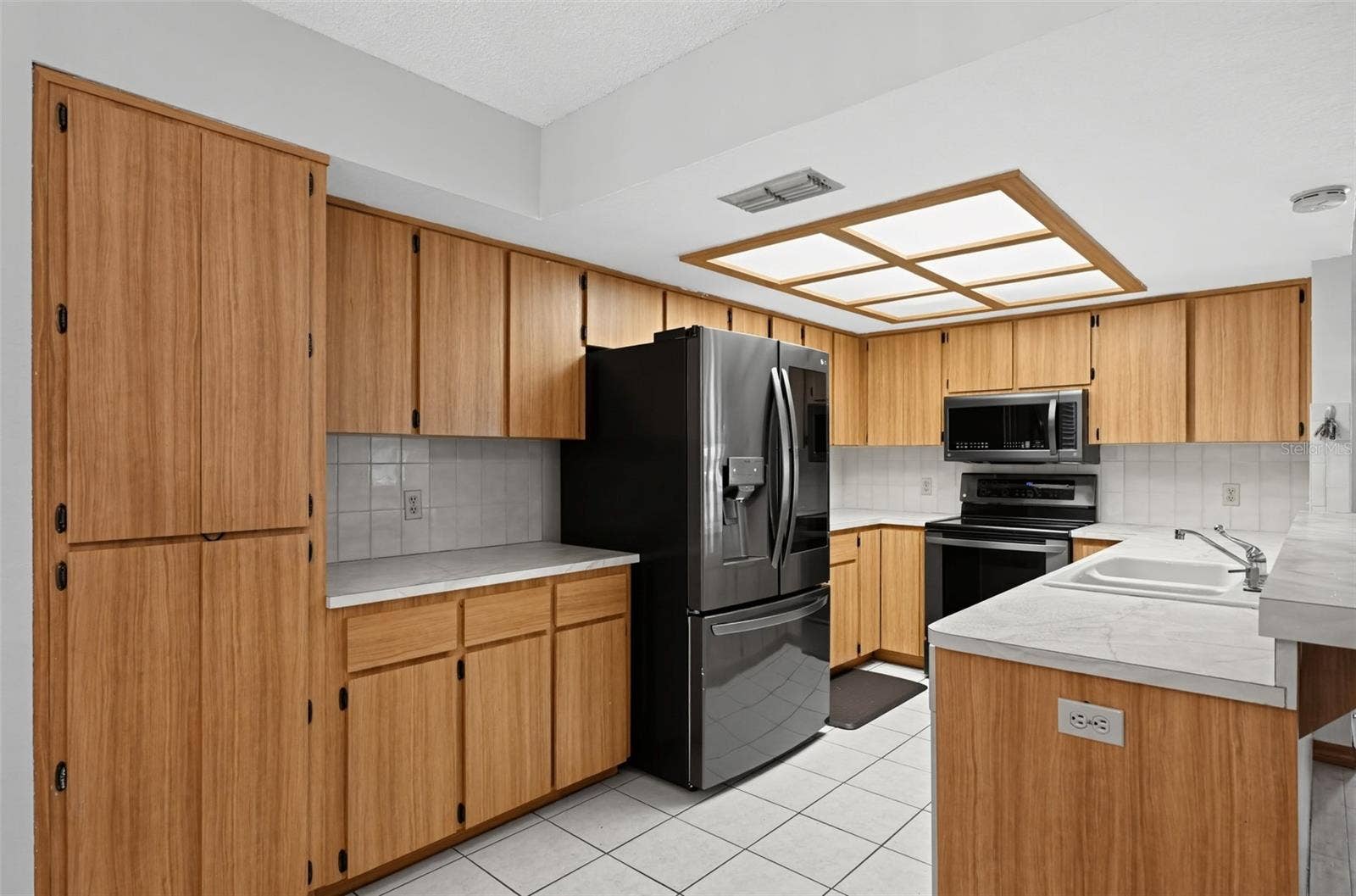 12304 CORONADO DRIVE, Spring Hill, FL 34609 Kitchen