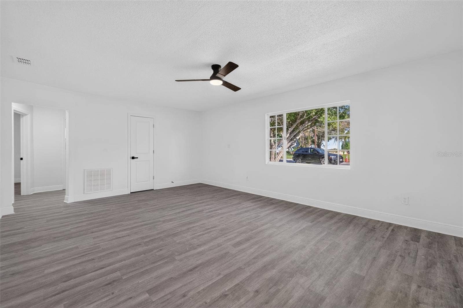 835 POINSETTIA AVENUE, Tarpon Springs, FL 34689