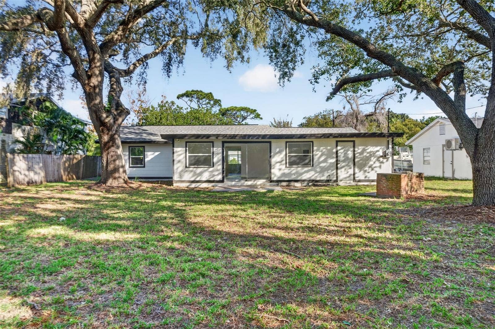 835 POINSETTIA AVENUE, Tarpon Springs, FL 34689