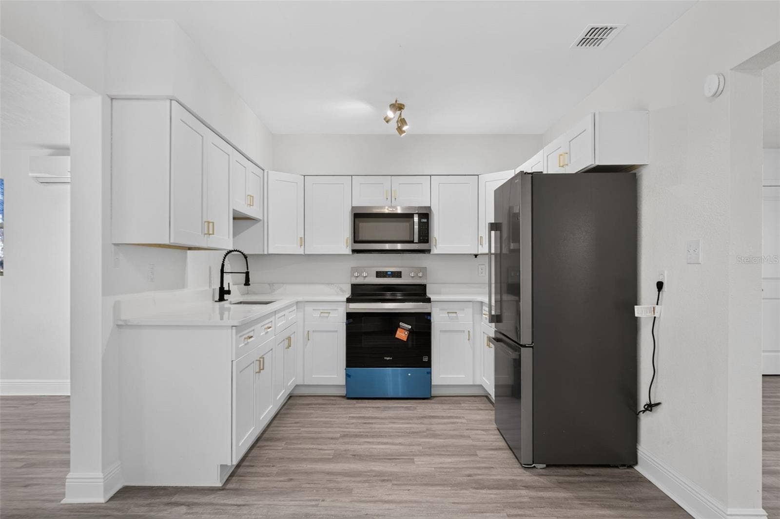 835 POINSETTIA AVENUE, Tarpon Springs, FL 34689
