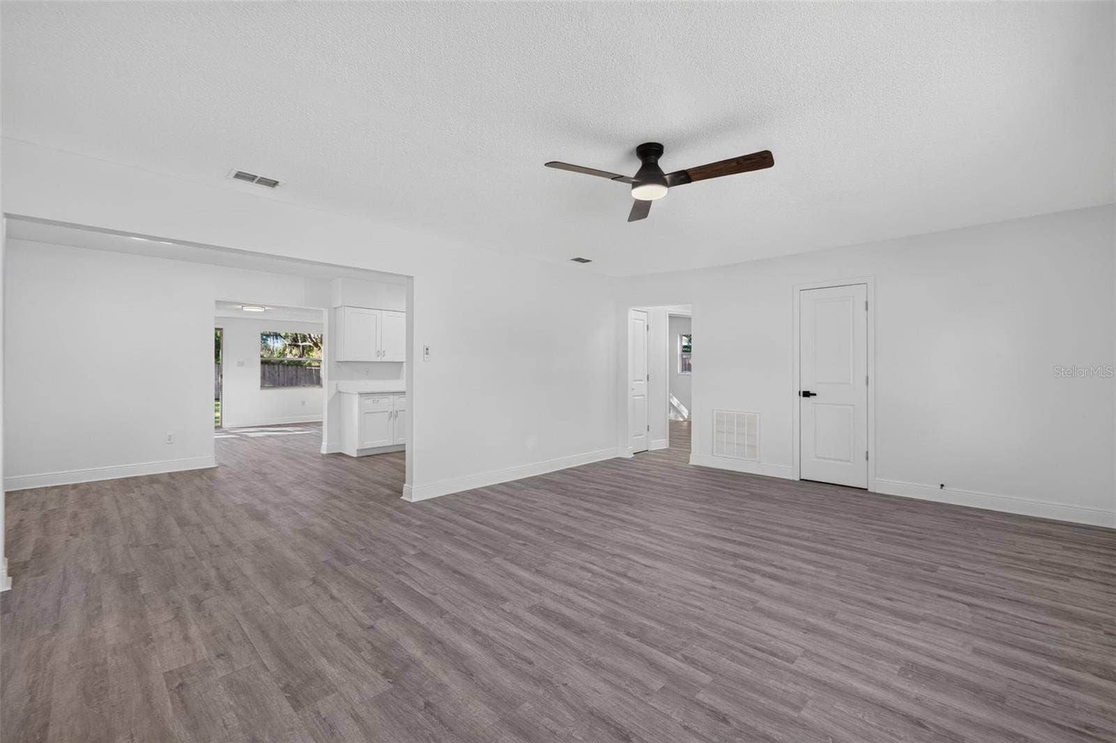835 POINSETTIA AVENUE, Tarpon Springs, FL 34689