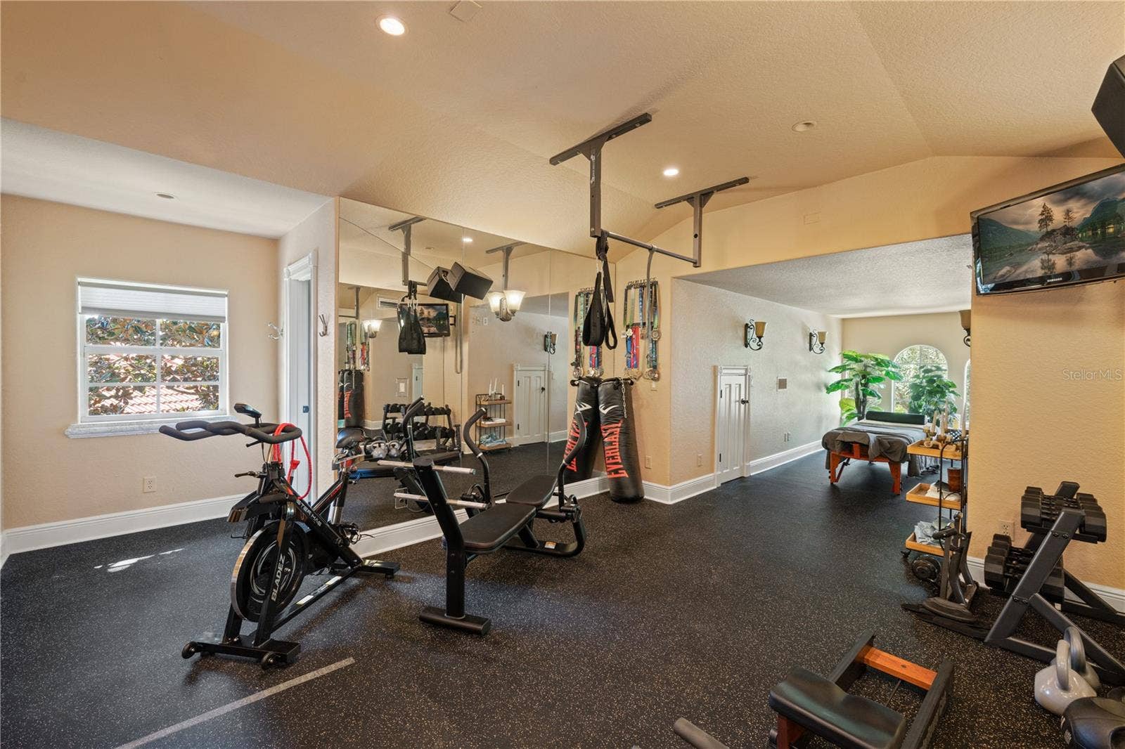 11209 MACAW COURT, Windermere, FL 34786 11209 MACAW COURT, Windermere, FL 34786