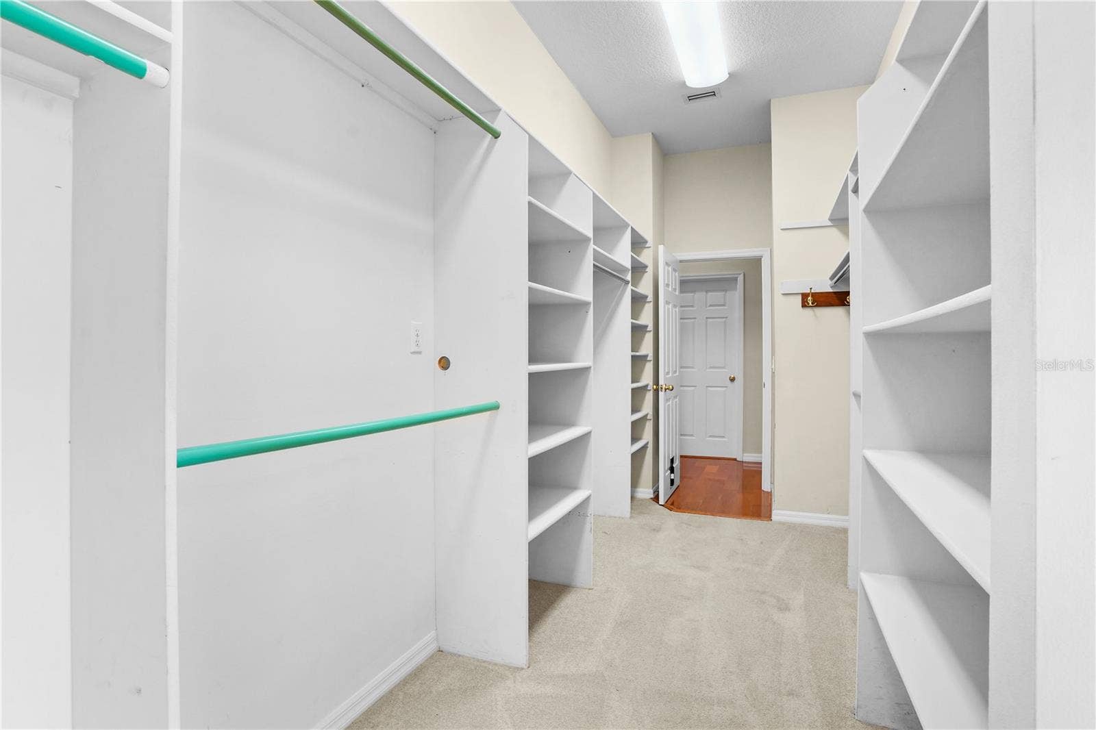 918 GOLF VALLEY DRIVE, Apopka, FL 32712 918 GOLF VALLEY DRIVE, Apopka, FL 32712
