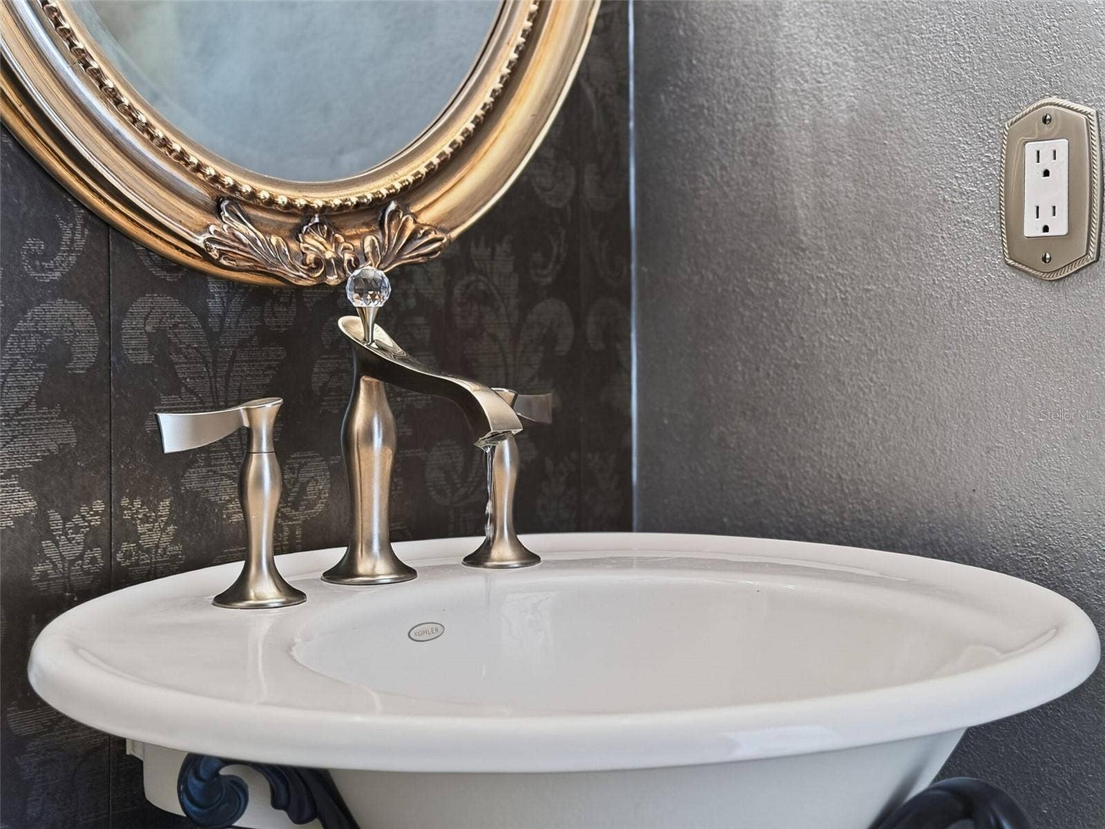 Powder room