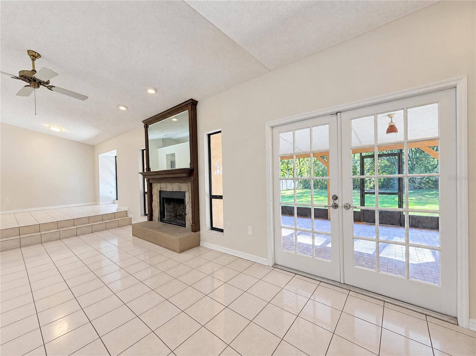 5201 EAGLE ISLAND DRIVE, Land O Lakes, FL 34639 5201 EAGLE ISLAND DRIVE, Land O Lakes, FL 34639