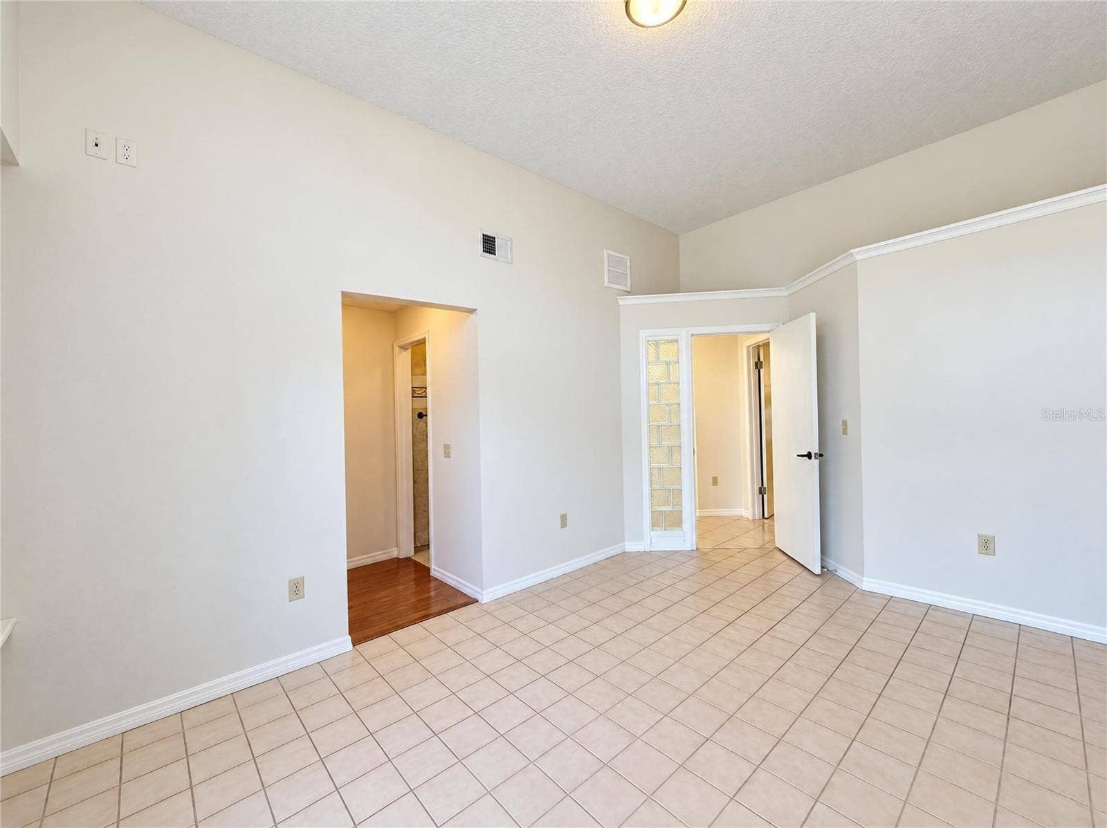 5201 EAGLE ISLAND DRIVE, Land O Lakes, FL 34639 5201 EAGLE ISLAND DRIVE, Land O Lakes, FL 34639