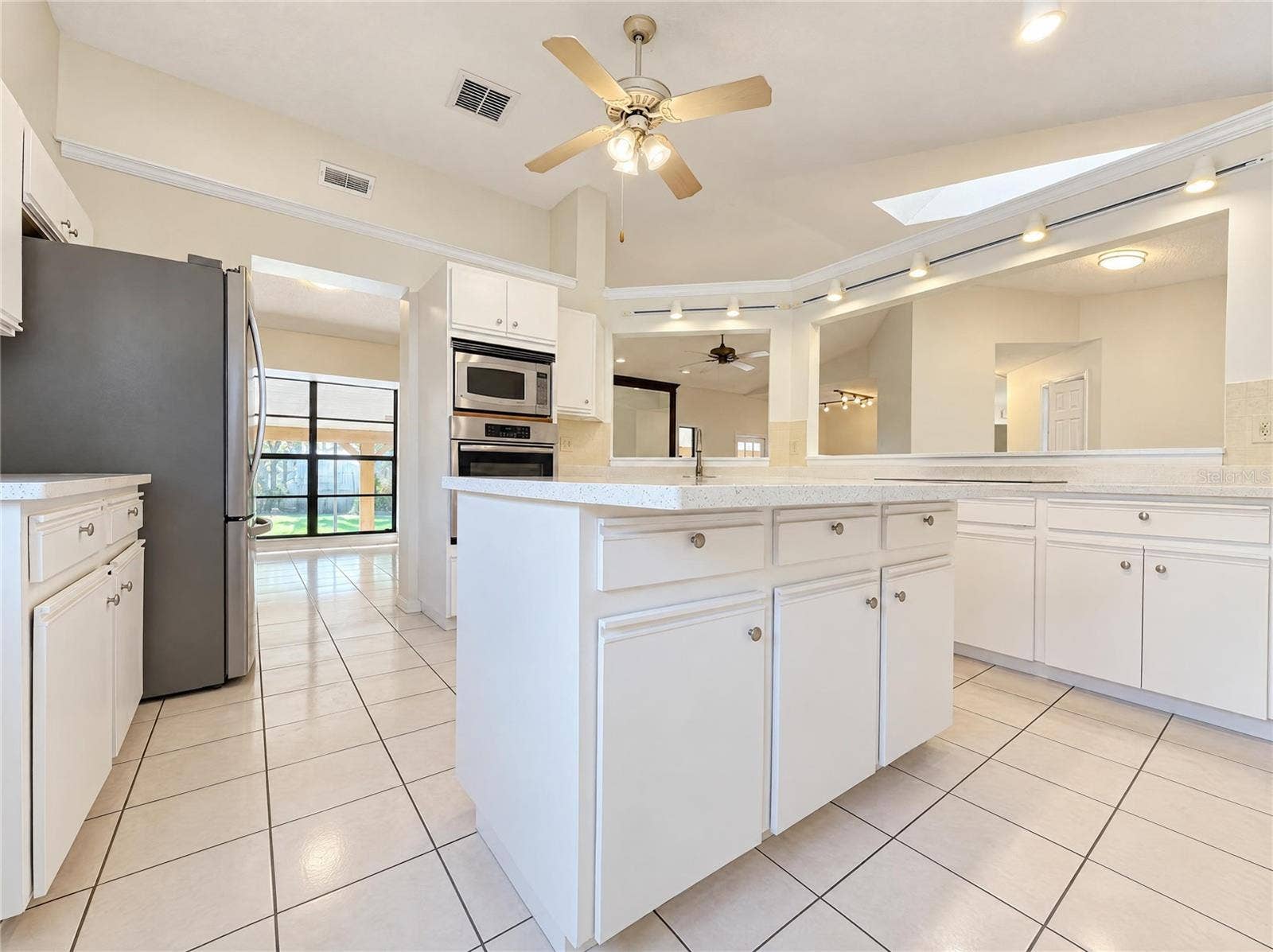 5201 EAGLE ISLAND DRIVE, Land O Lakes, FL 34639 5201 EAGLE ISLAND DRIVE, Land O Lakes, FL 34639