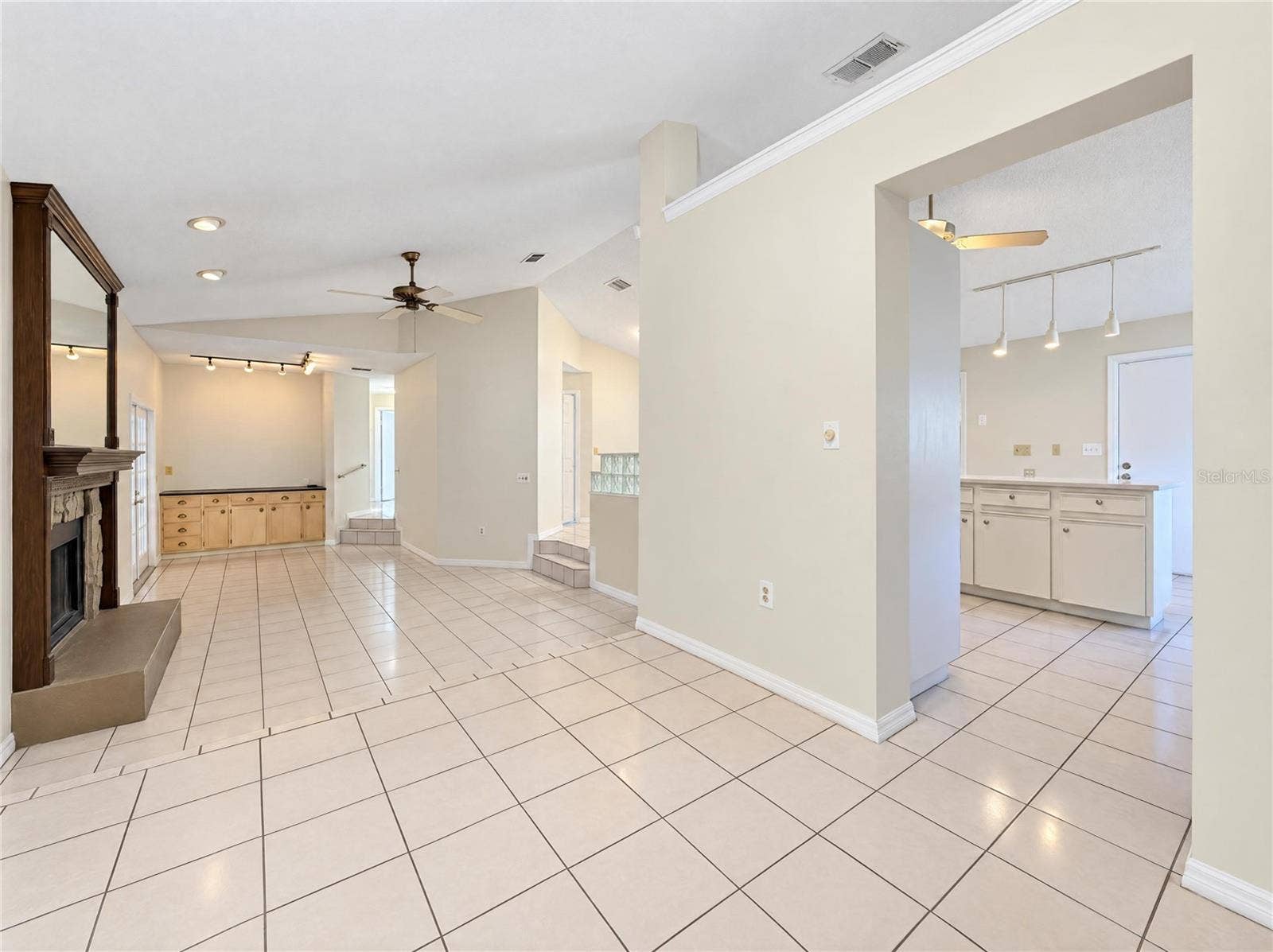5201 EAGLE ISLAND DRIVE, Land O Lakes, FL 34639 5201 EAGLE ISLAND DRIVE, Land O Lakes, FL 34639