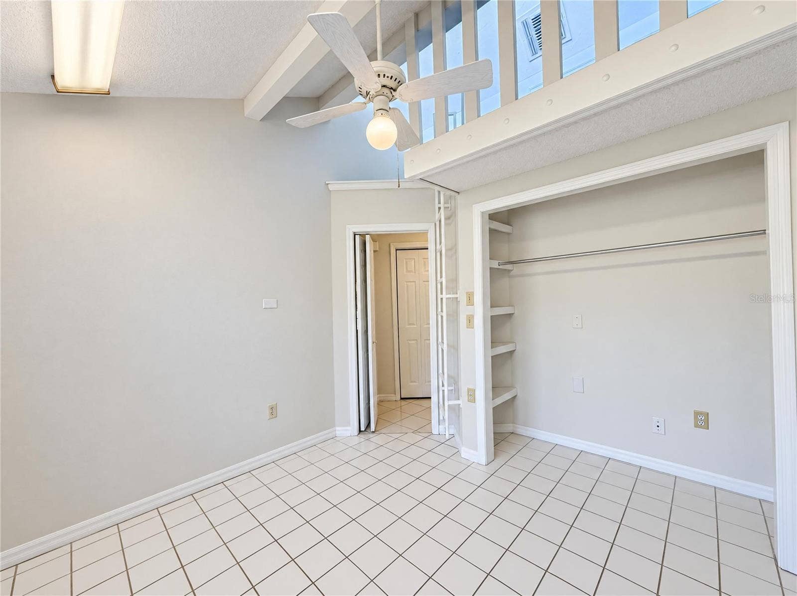 5201 EAGLE ISLAND DRIVE, Land O Lakes, FL 34639 5201 EAGLE ISLAND DRIVE, Land O Lakes, FL 34639