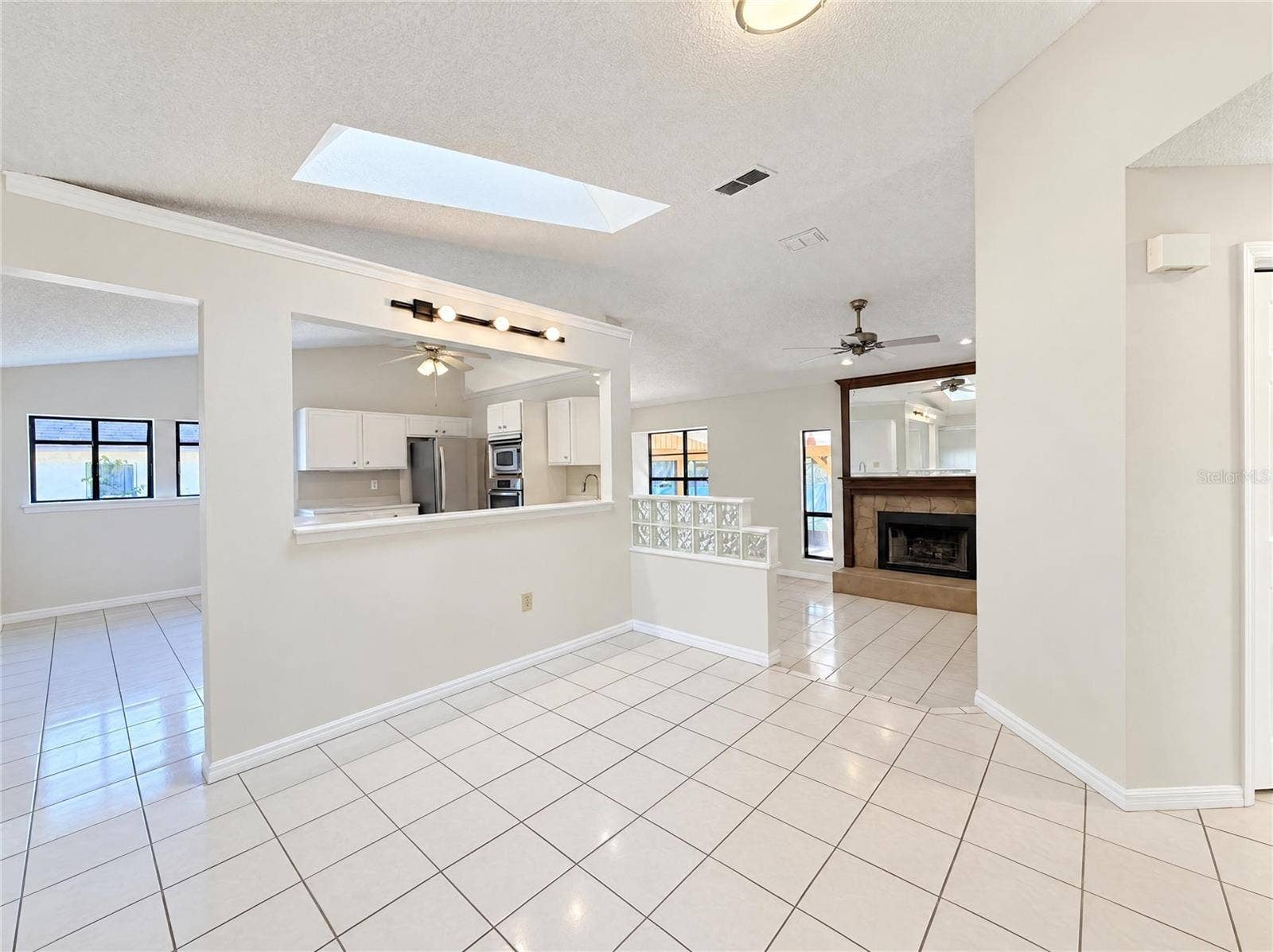 5201 EAGLE ISLAND DRIVE, Land O Lakes, FL 34639 5201 EAGLE ISLAND DRIVE, Land O Lakes, FL 34639