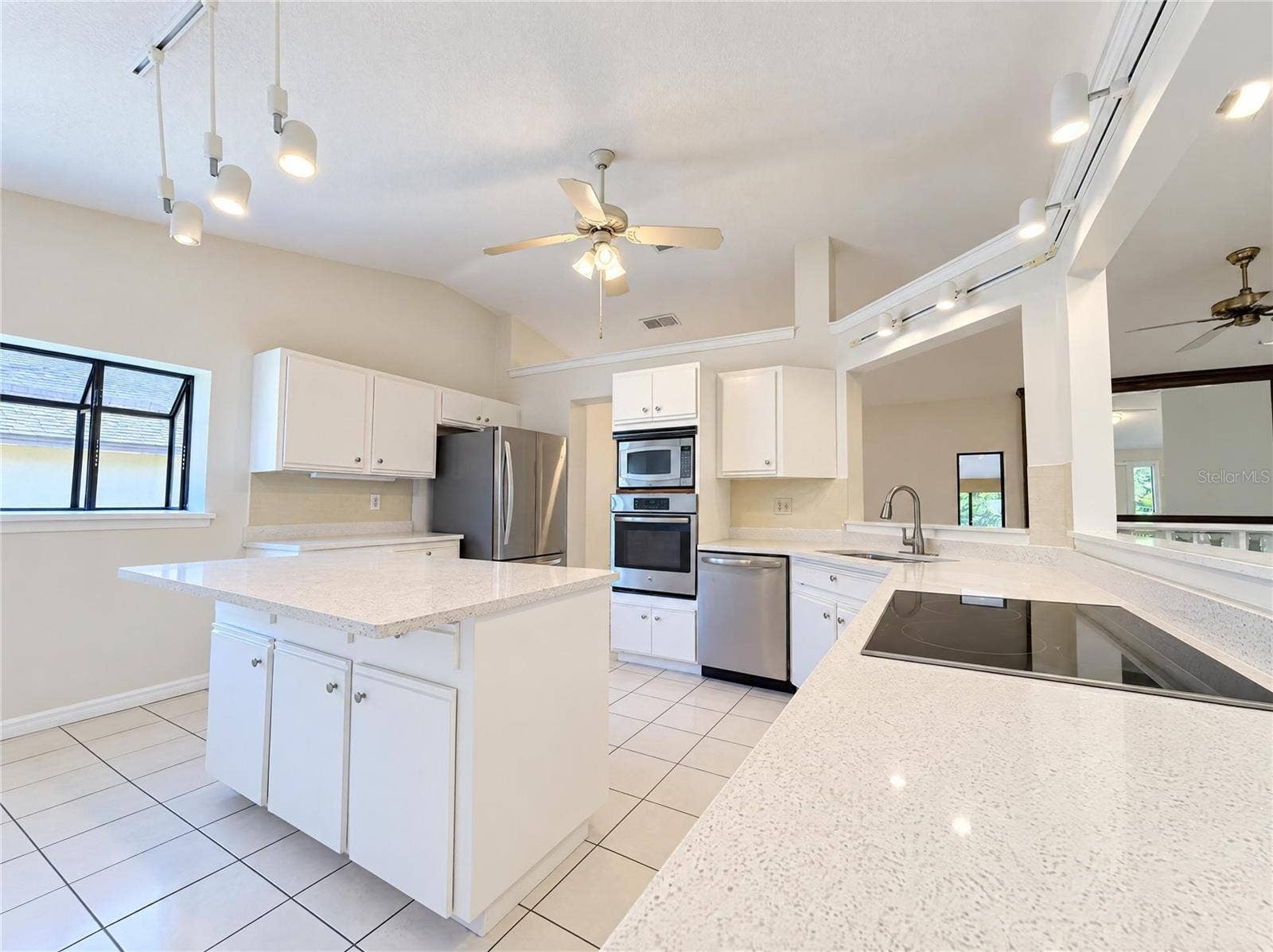 5201 EAGLE ISLAND DRIVE, Land O Lakes, FL 34639 5201 EAGLE ISLAND DRIVE, Land O Lakes, FL 34639