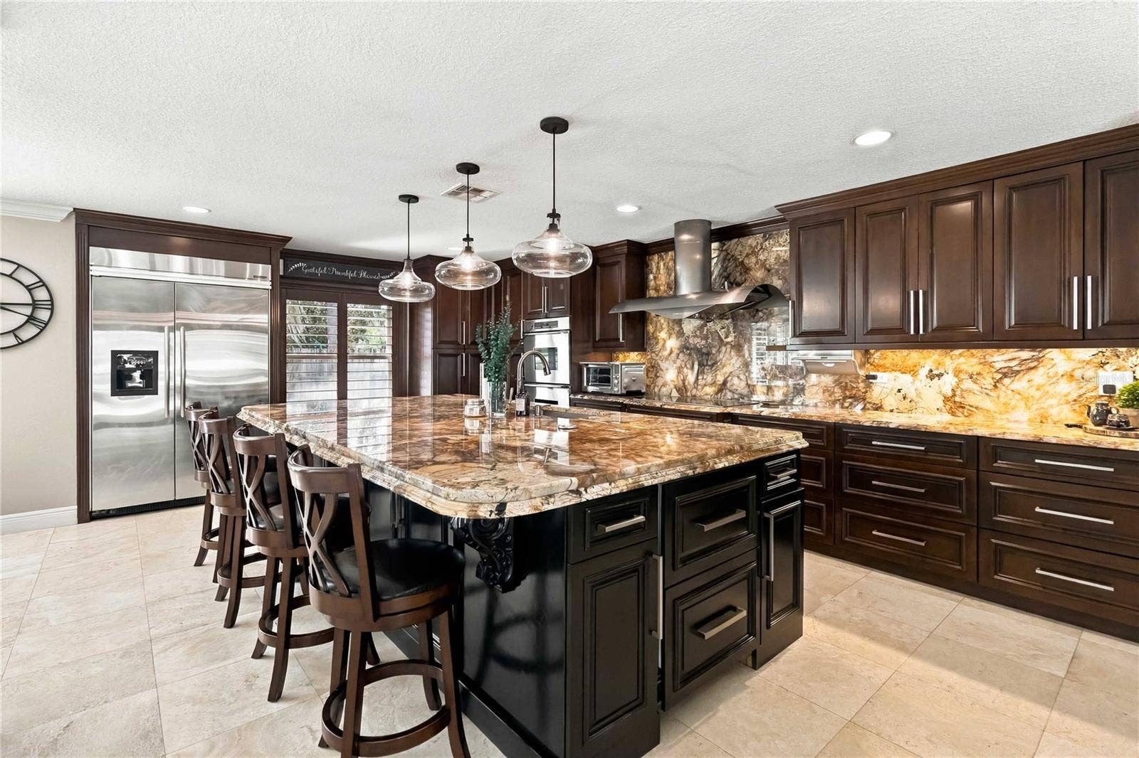 111 PINE TREE LANE, Altamonte Springs, FL 32714 pice de rsistance. Exotic Granite. Back Splash Marble Onyx with LED behind granite