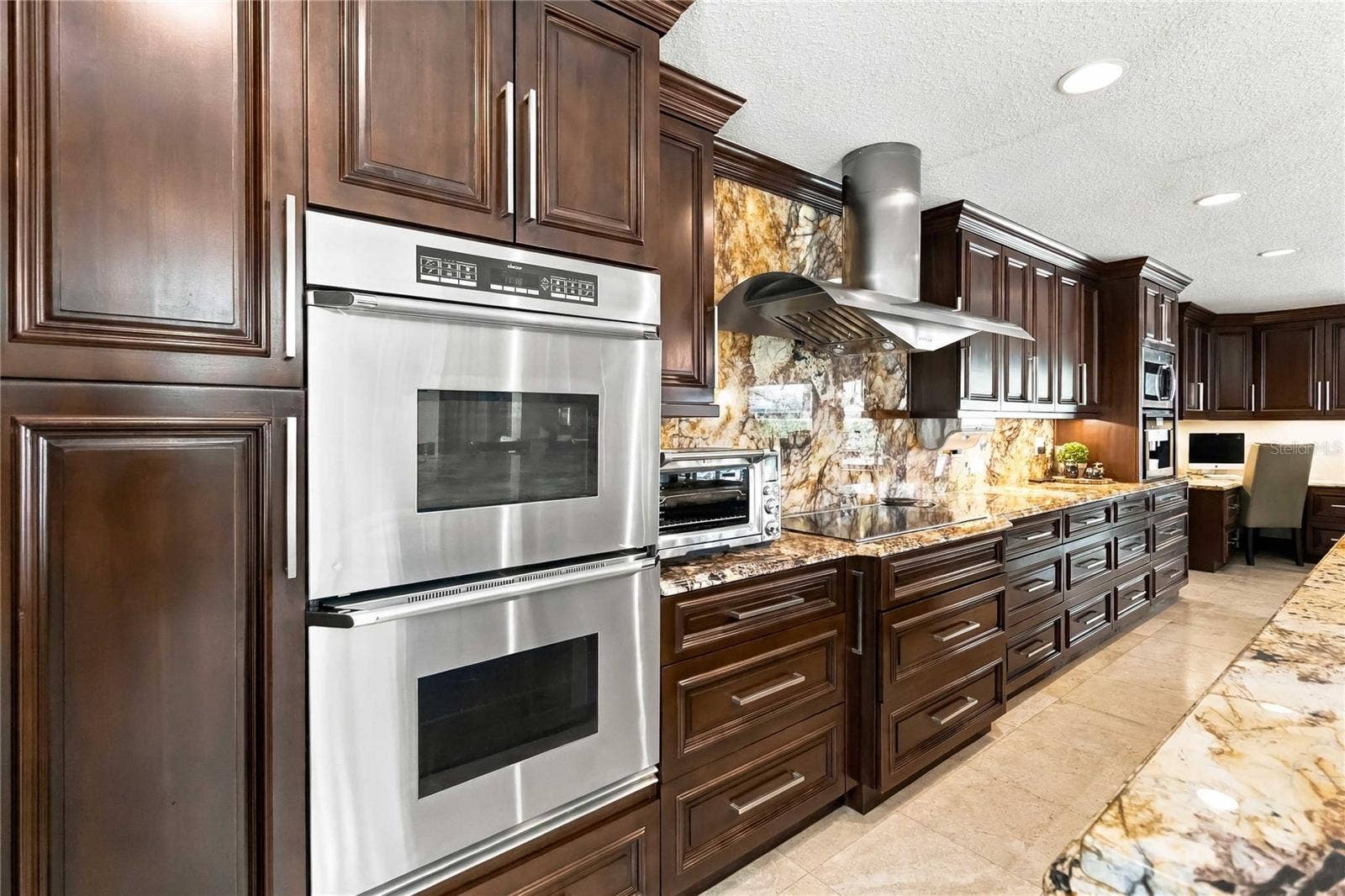 111 PINE TREE LANE, Altamonte Springs, FL 32714 Decor double oven