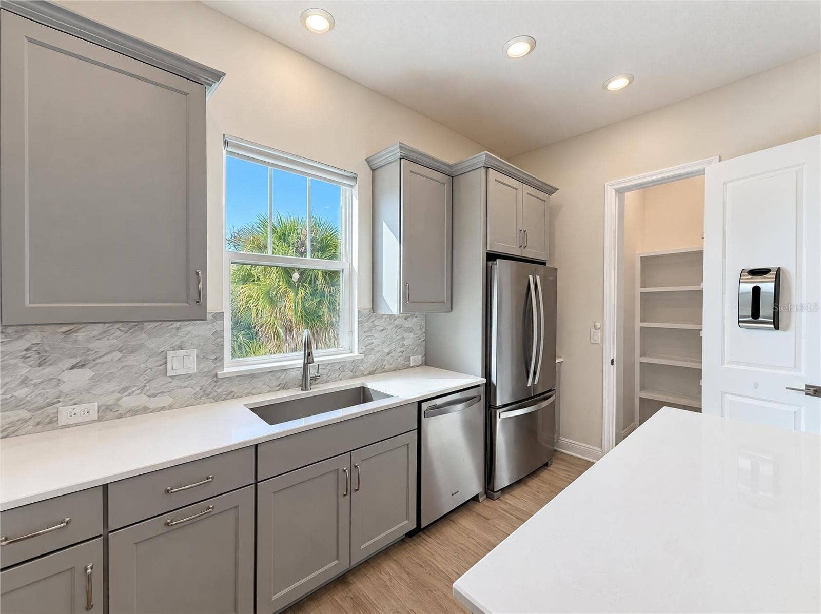 205 S TAMPANIA AVENUE, #2, Tampa, FL 33609 205 S TAMPANIA AVENUE, #2, Tampa, FL 33609