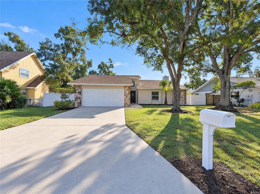 Property photo for 8421 CYPRESS LAKE CIRCLE, Sarasota, FL