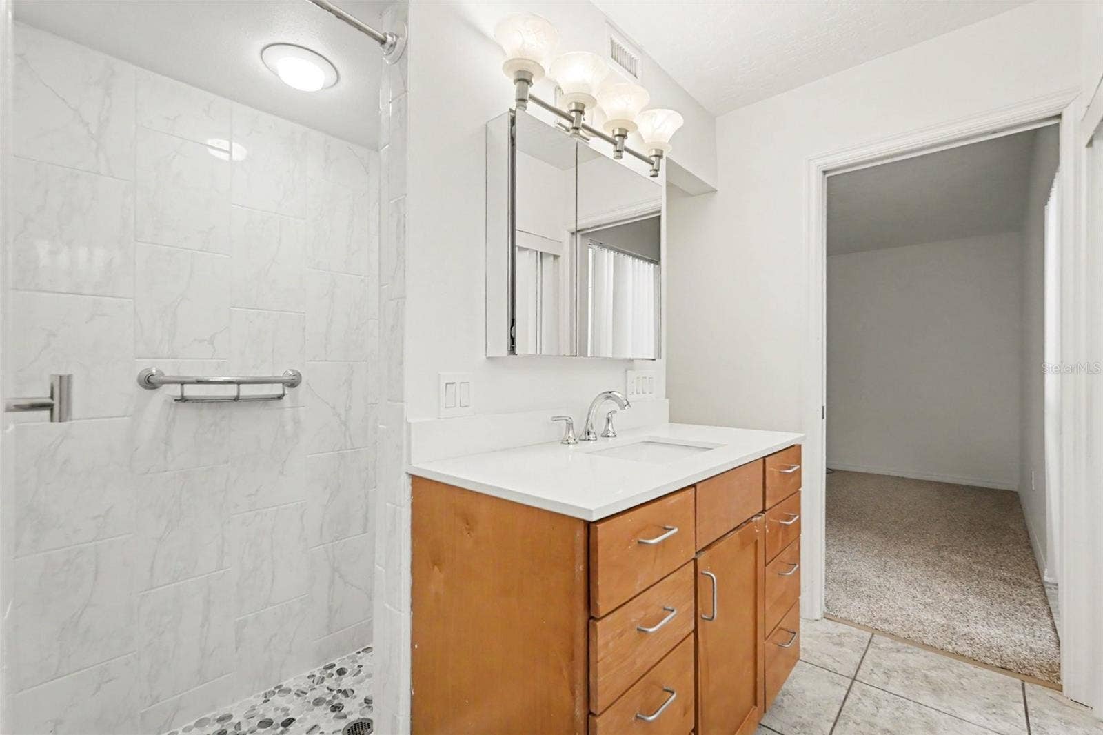 728 BIANCA DRIVE NE, Palm Bay, FL 32905 728 BIANCA DRIVE NE, Palm Bay, FL 32905