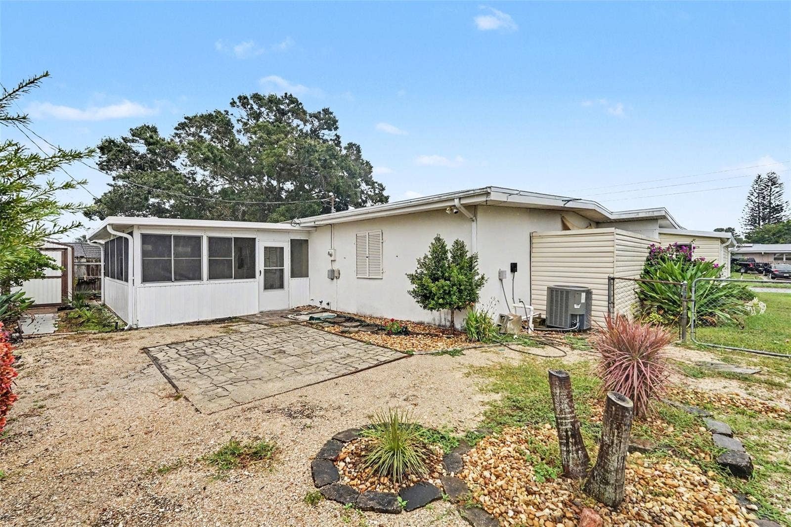 728 BIANCA DRIVE NE, Palm Bay, FL 32905 728 BIANCA DRIVE NE, Palm Bay, FL 32905