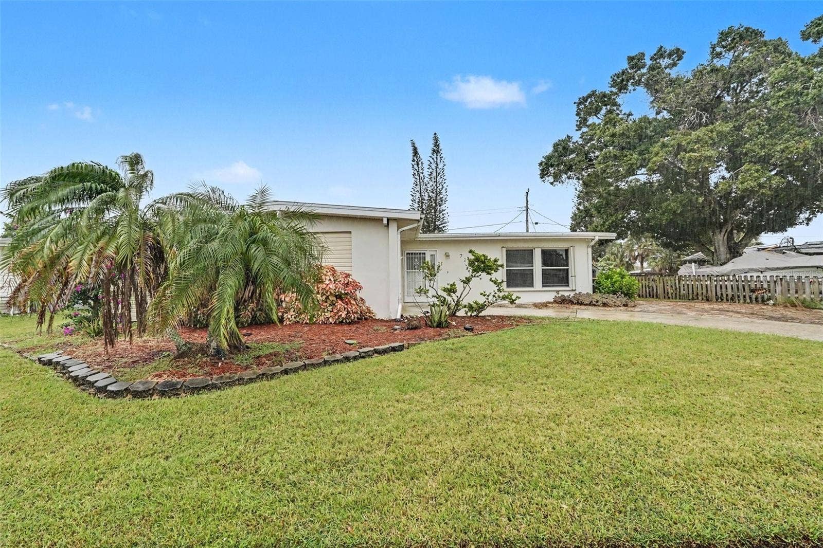 728 BIANCA DRIVE NE, Palm Bay, FL 32905 728 BIANCA DRIVE NE, Palm Bay, FL 32905