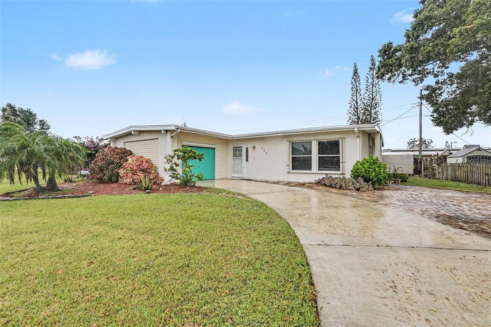 728 BIANCA DRIVE NE, Palm Bay, FL 32905 728 BIANCA DRIVE NE, Palm Bay, FL 32905