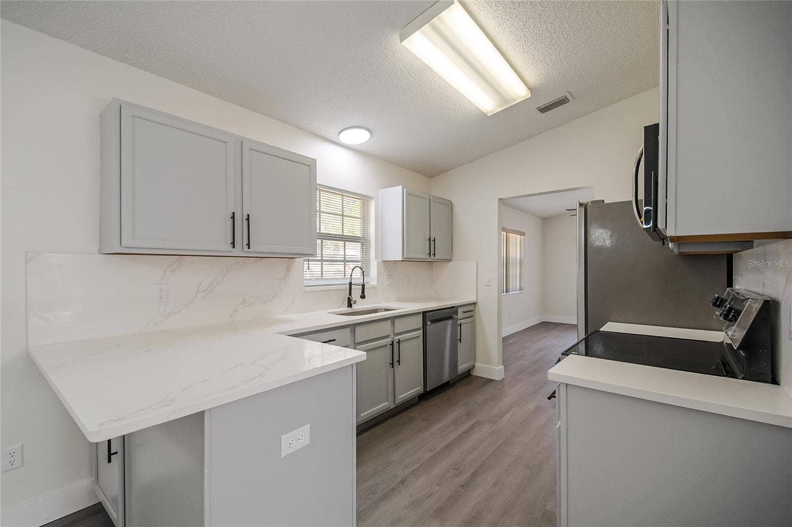 109 N FAULKNER AVENUE, Leesburg, FL 34748