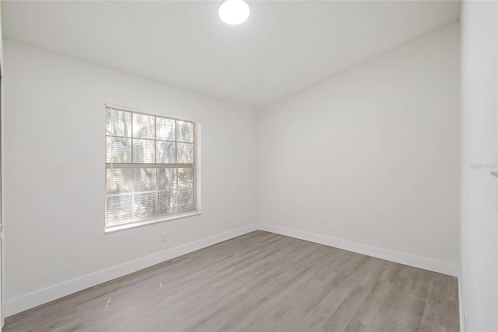 109 N FAULKNER AVENUE, Leesburg, FL 34748