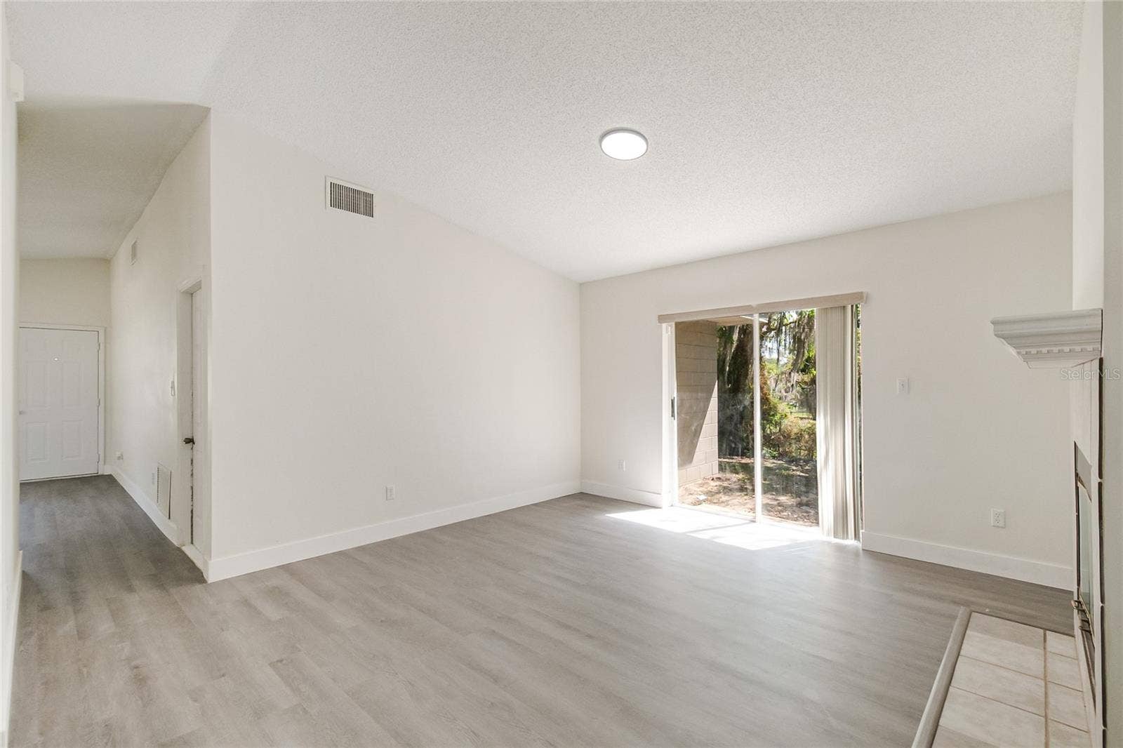 109 N FAULKNER AVENUE, Leesburg, FL 34748