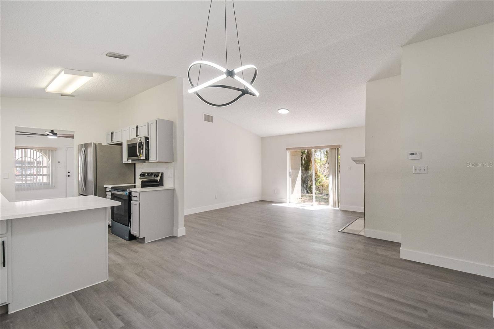 109 N FAULKNER AVENUE, Leesburg, FL 34748
