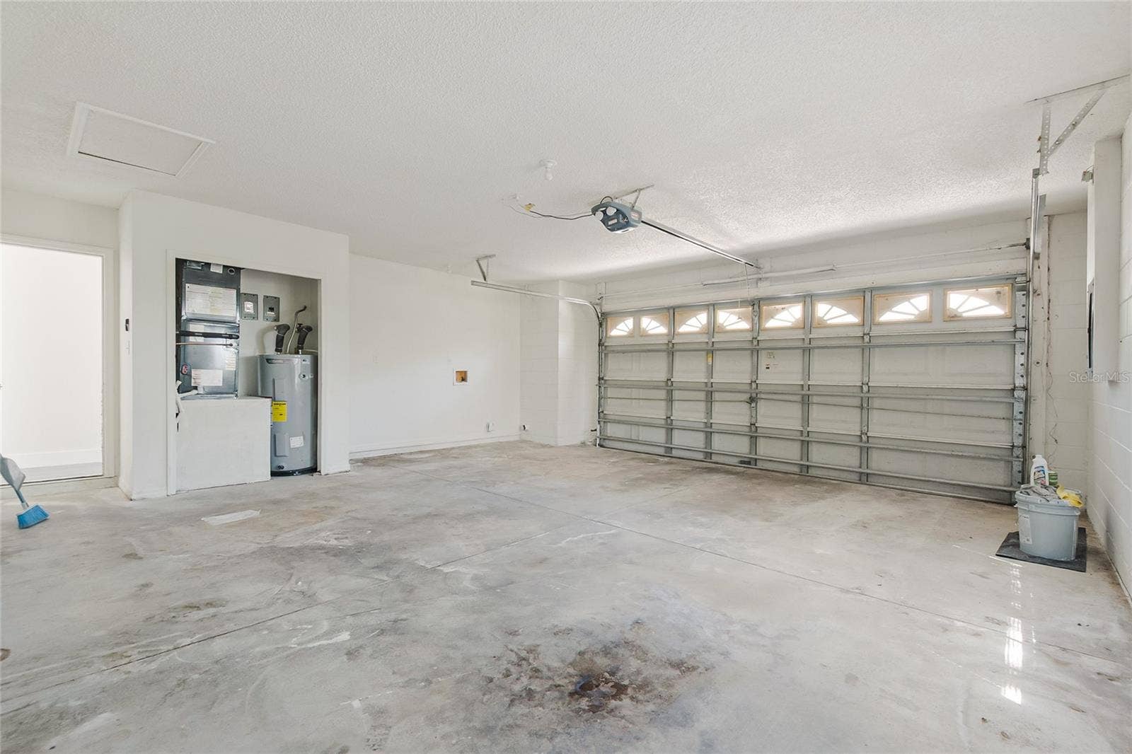 109 N FAULKNER AVENUE, Leesburg, FL 34748