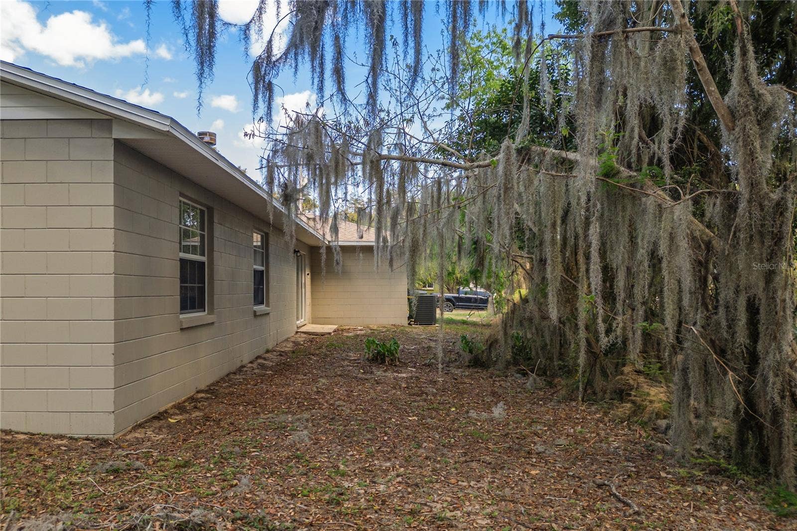 109 N FAULKNER AVENUE, Leesburg, FL 34748