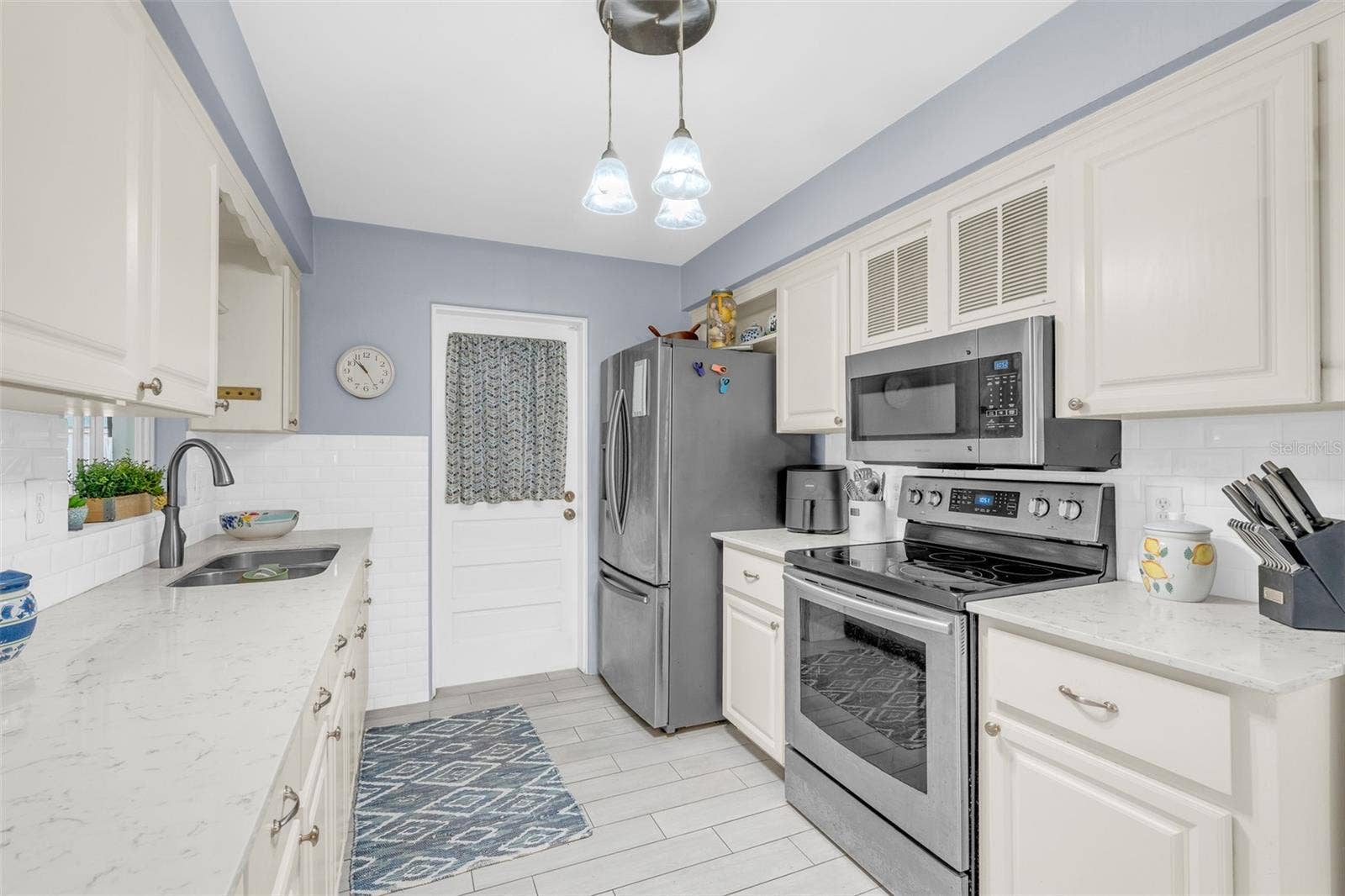 2221 E HARDING ST, Orlando, FL 32806 2221 E HARDING ST, Orlando, FL 32806