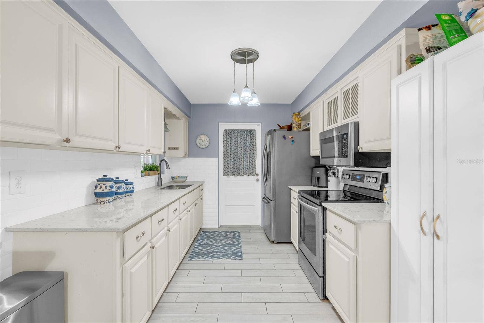 2221 E HARDING ST, Orlando, FL 32806 2221 E HARDING ST, Orlando, FL 32806