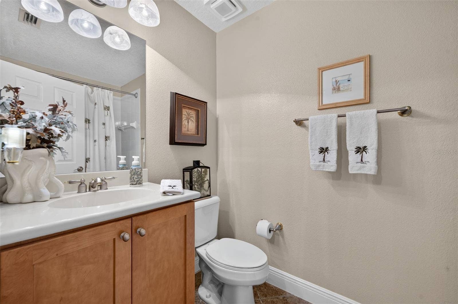 1357 BENEVOLENT STREET, Maitland, FL 32751 Upstairs hall bath