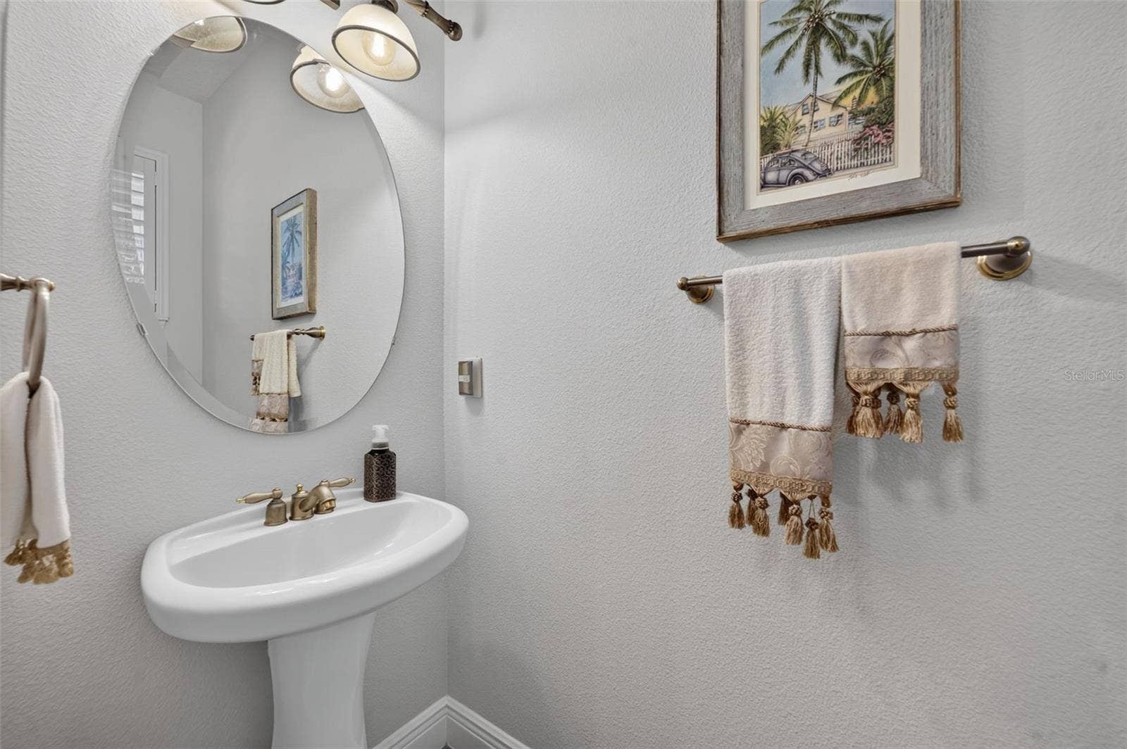 1357 BENEVOLENT STREET, Maitland, FL 32751 Hal bath first floor
