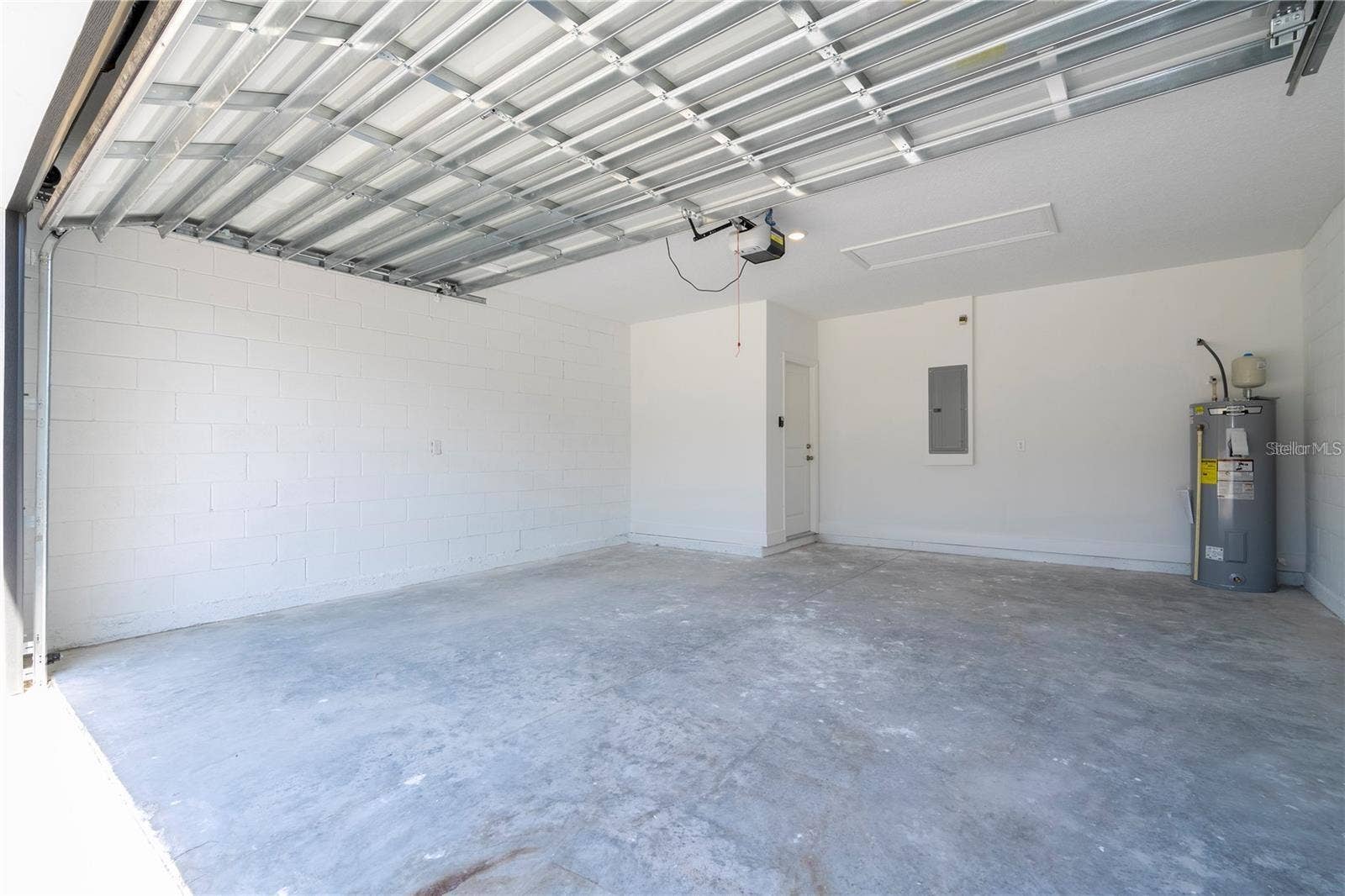42024 CHINABERRY STREET, Eustis, FL 32736 42024 CHINABERRY STREET, Eustis, FL 32736