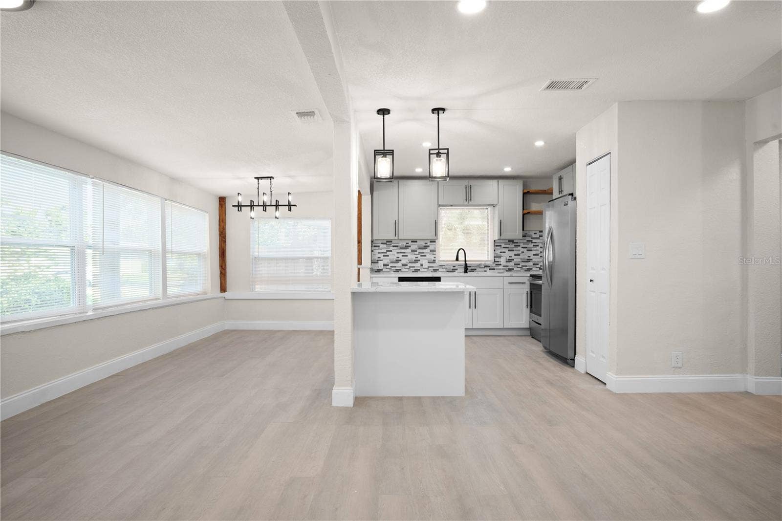 3445 40TH STREET N, St Petersburg, FL 33713